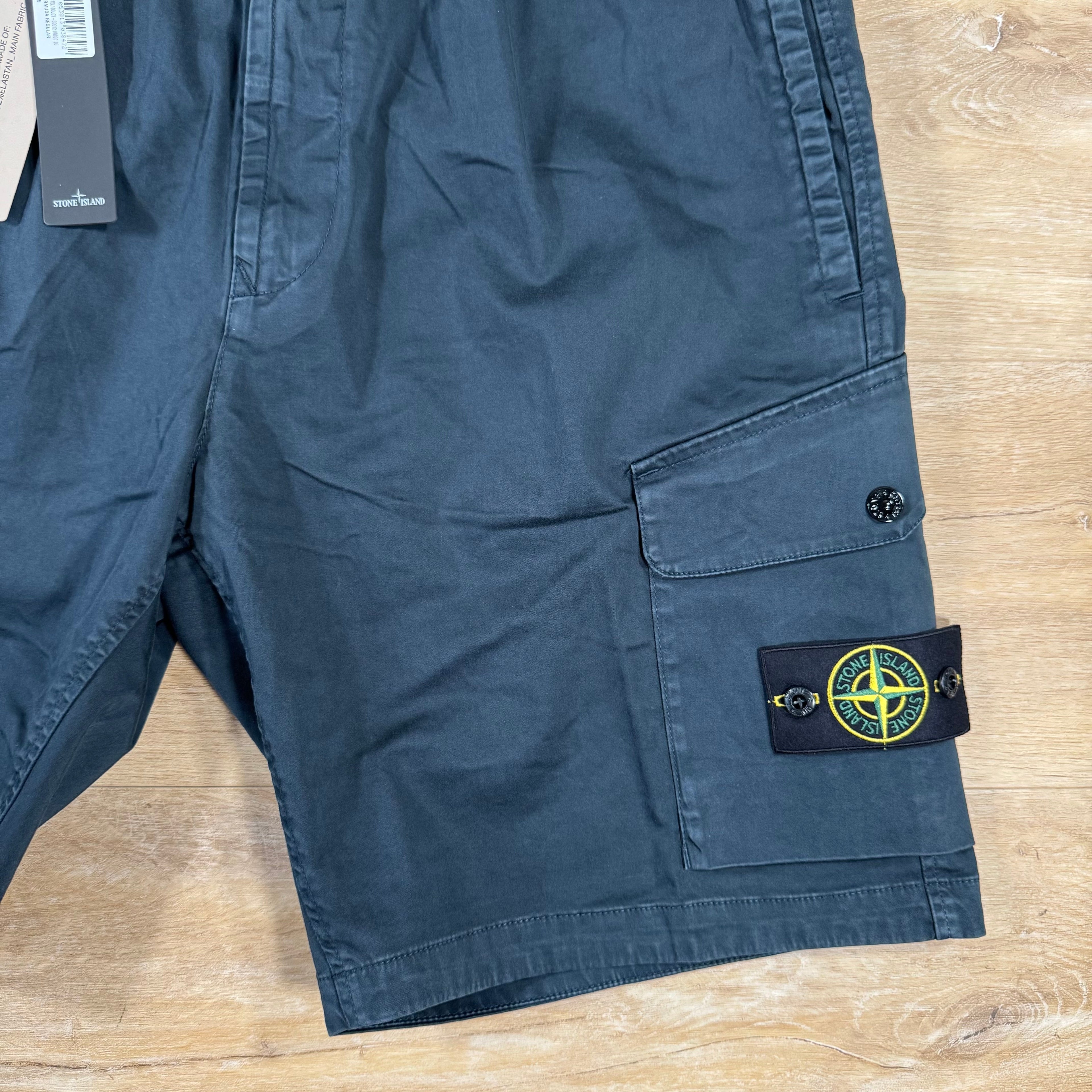 Stone Island Organic Stretch Cotton Cargo Bermuda Shorts in Navy -Usfansport