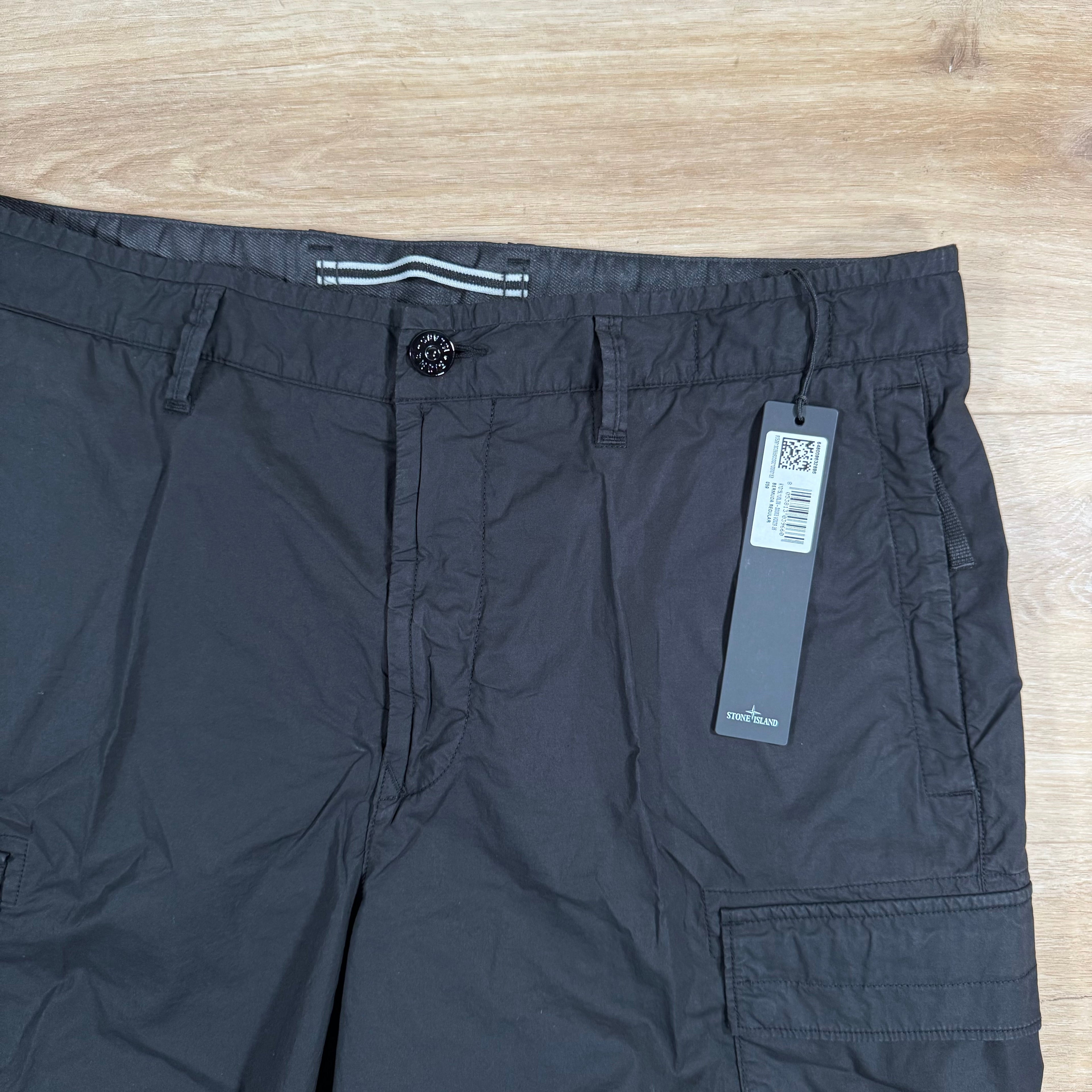 Stone Island Stretch Tela Cargo Bermuda Shorts in Black -Usfansport