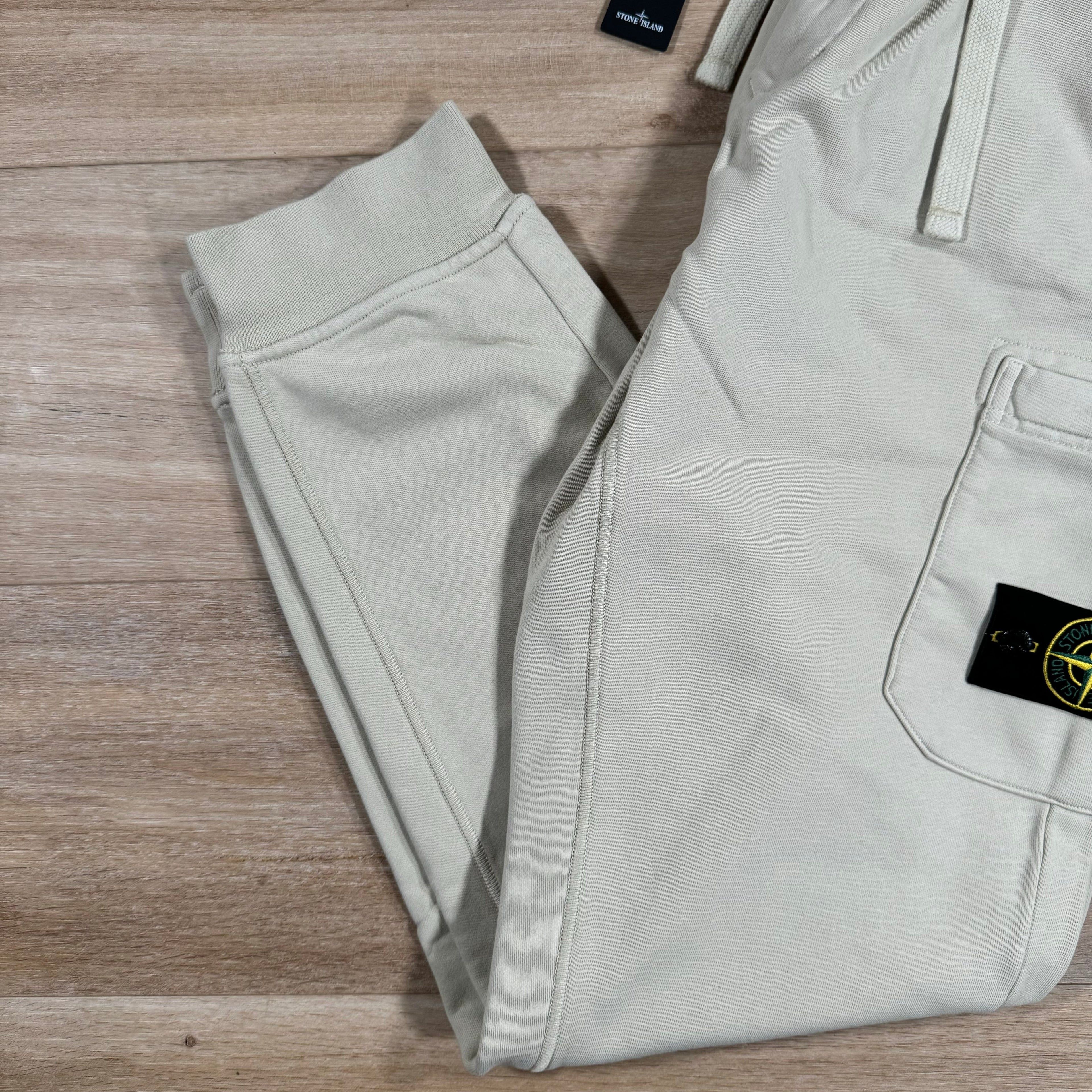 Stone Island Slim Fit Cargo Sweatpants in Plaster -Usfansport