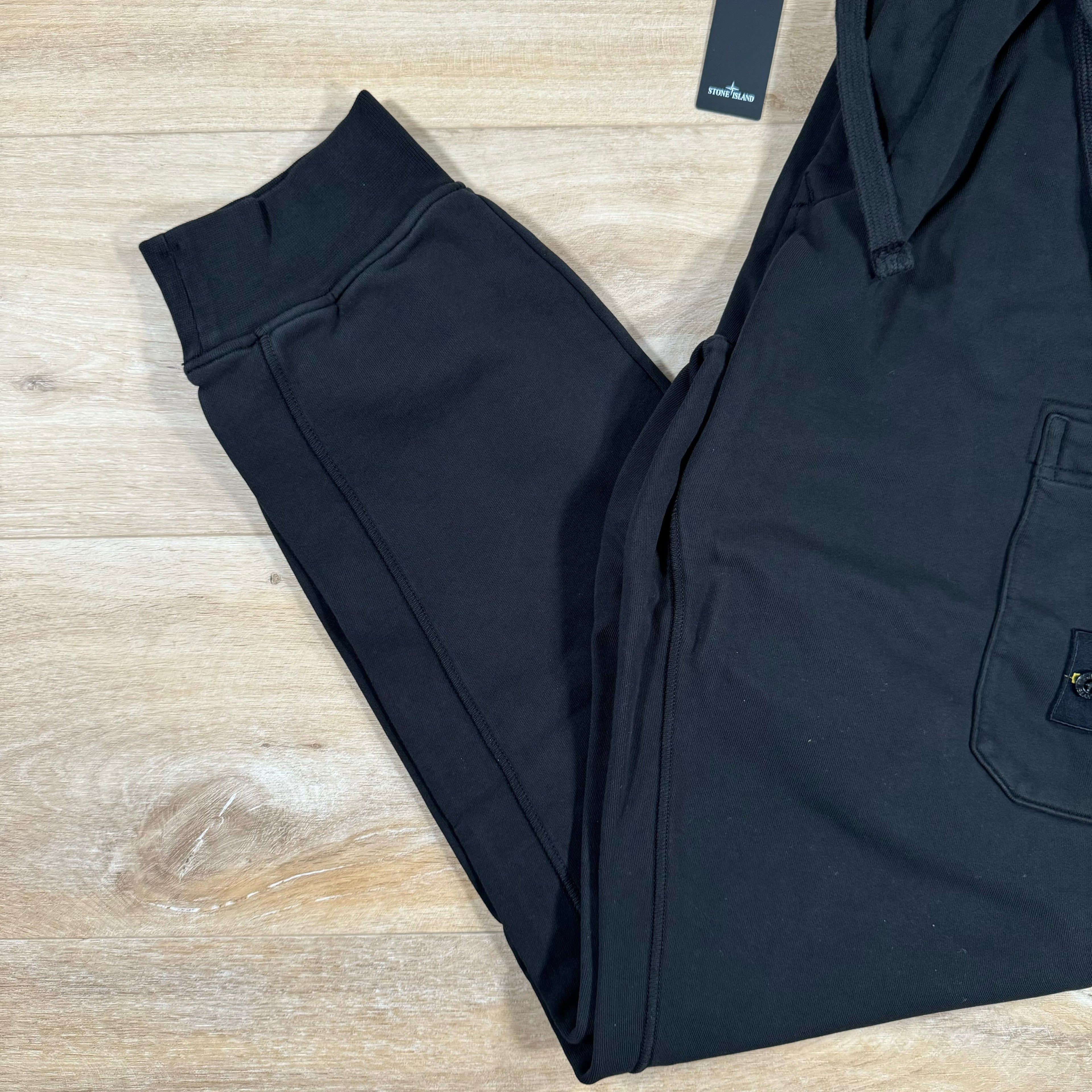 Stone Island Slim Fit Cargo Sweatpants in Black -Usfansport