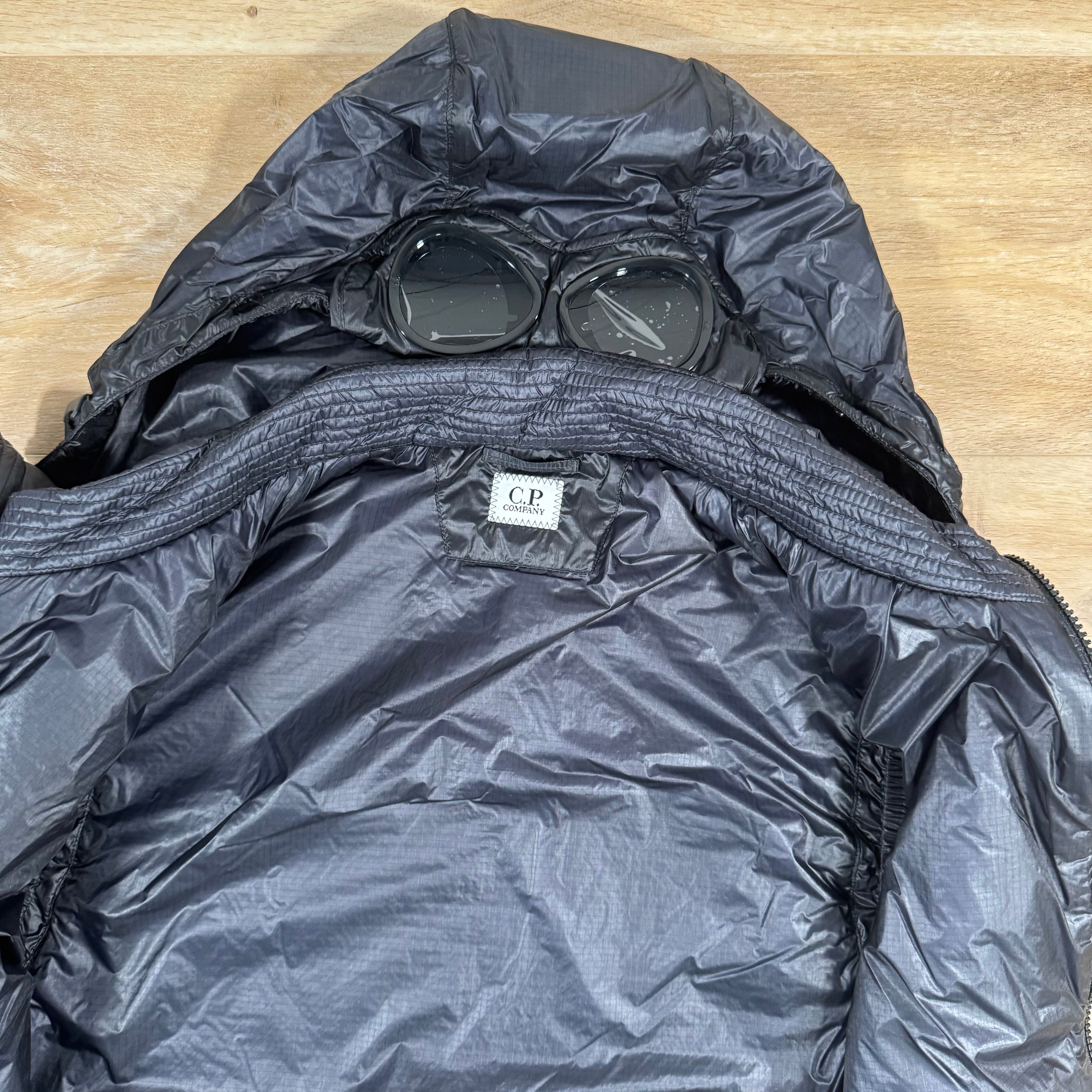 CP Company Nada Shell Primaloft Goggle Vest in Navy -Usfansport