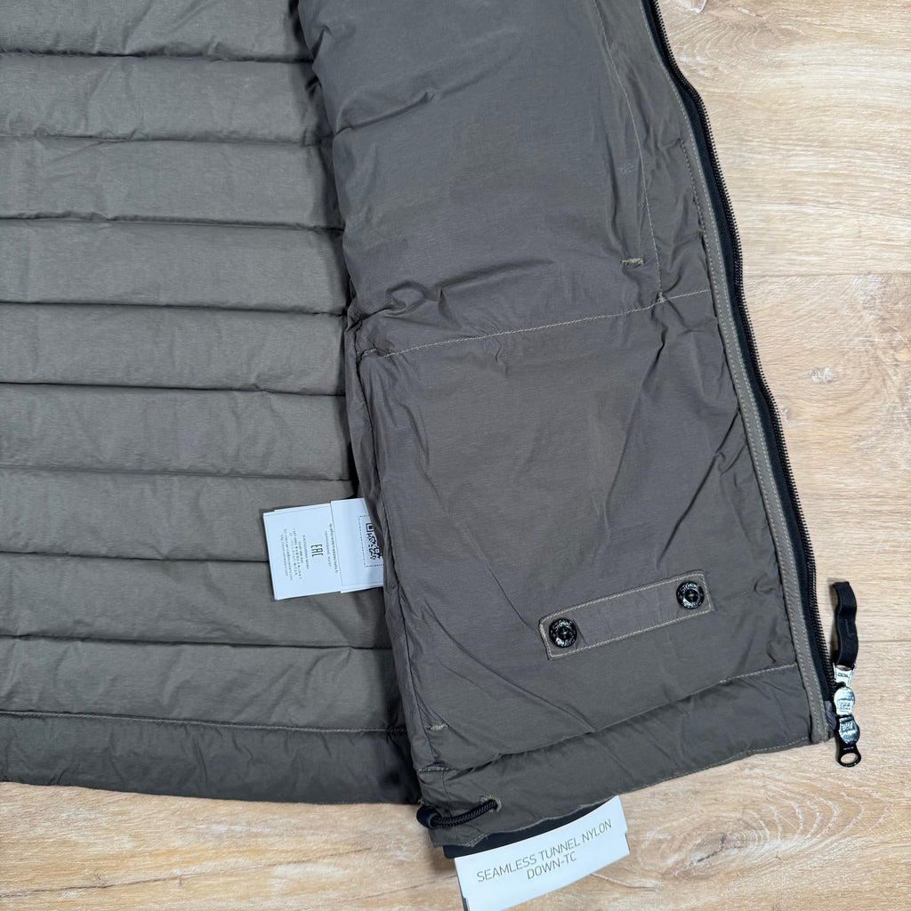 Stone Island Seamless Tunnel Nylon Down-TC Vest in Military Green -Usfansport