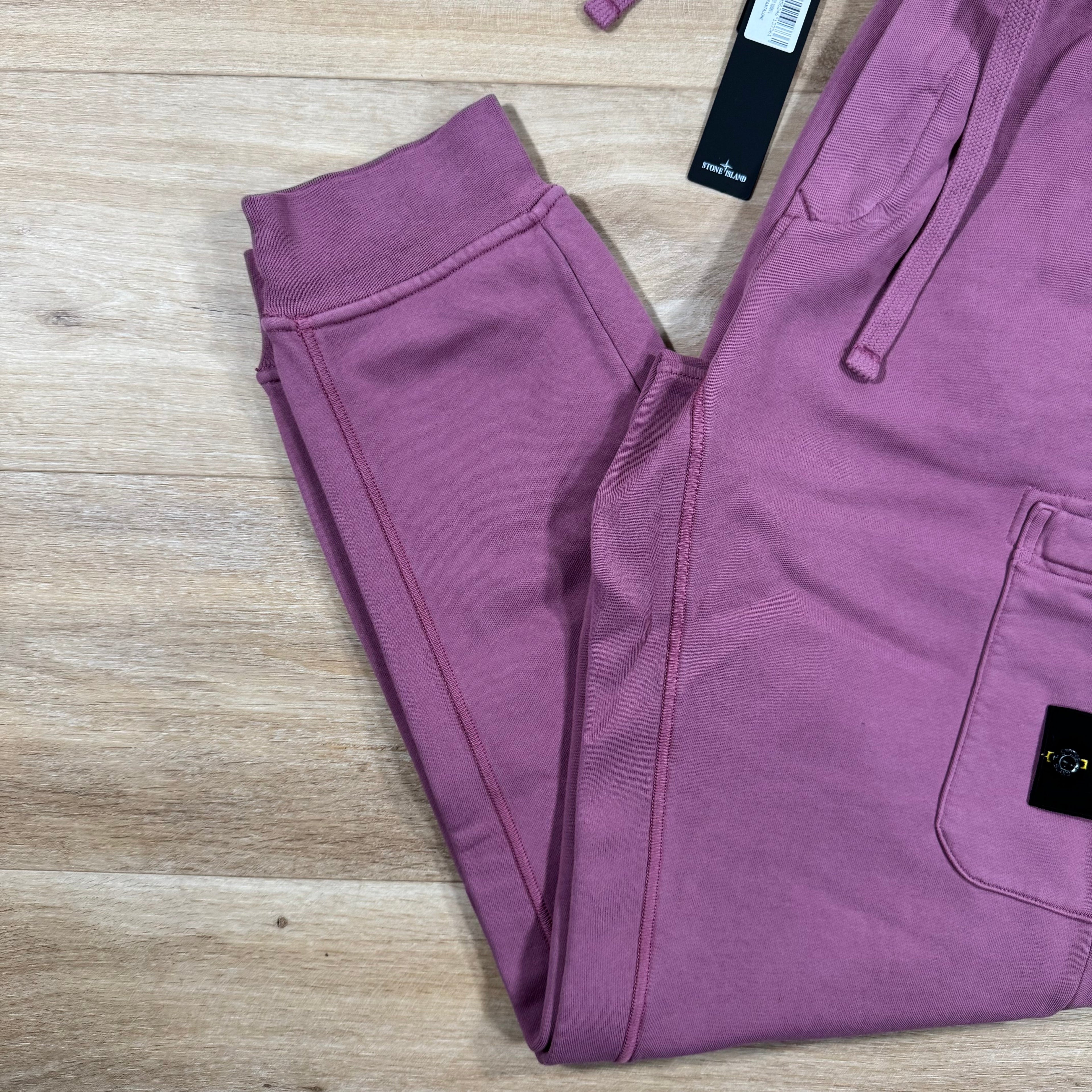 Stone Island Slim Fit Cargo Sweatpants in Onion Rose -Usfansport