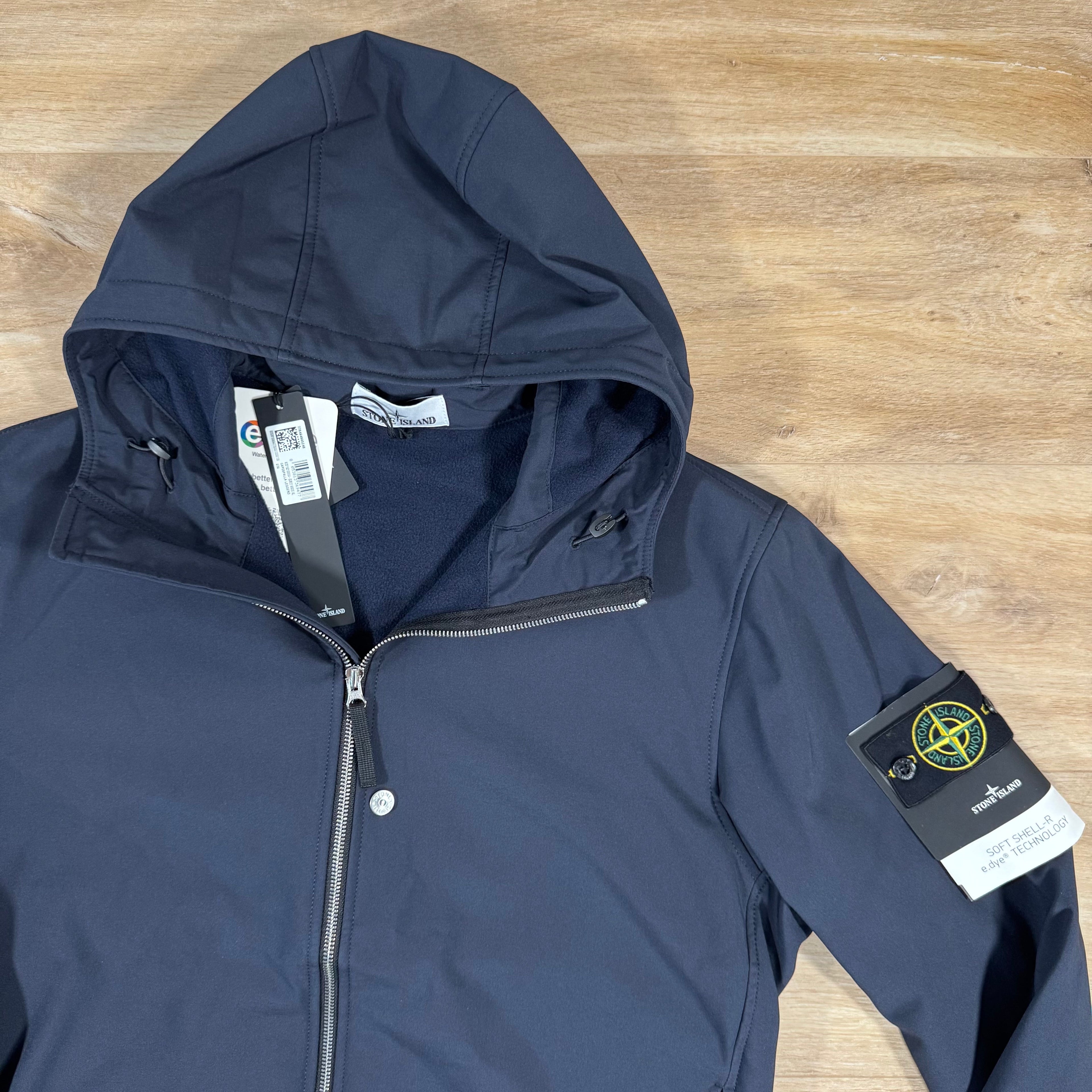 Stone Island Soft Shell-R Jacket in Navy -Usfansport