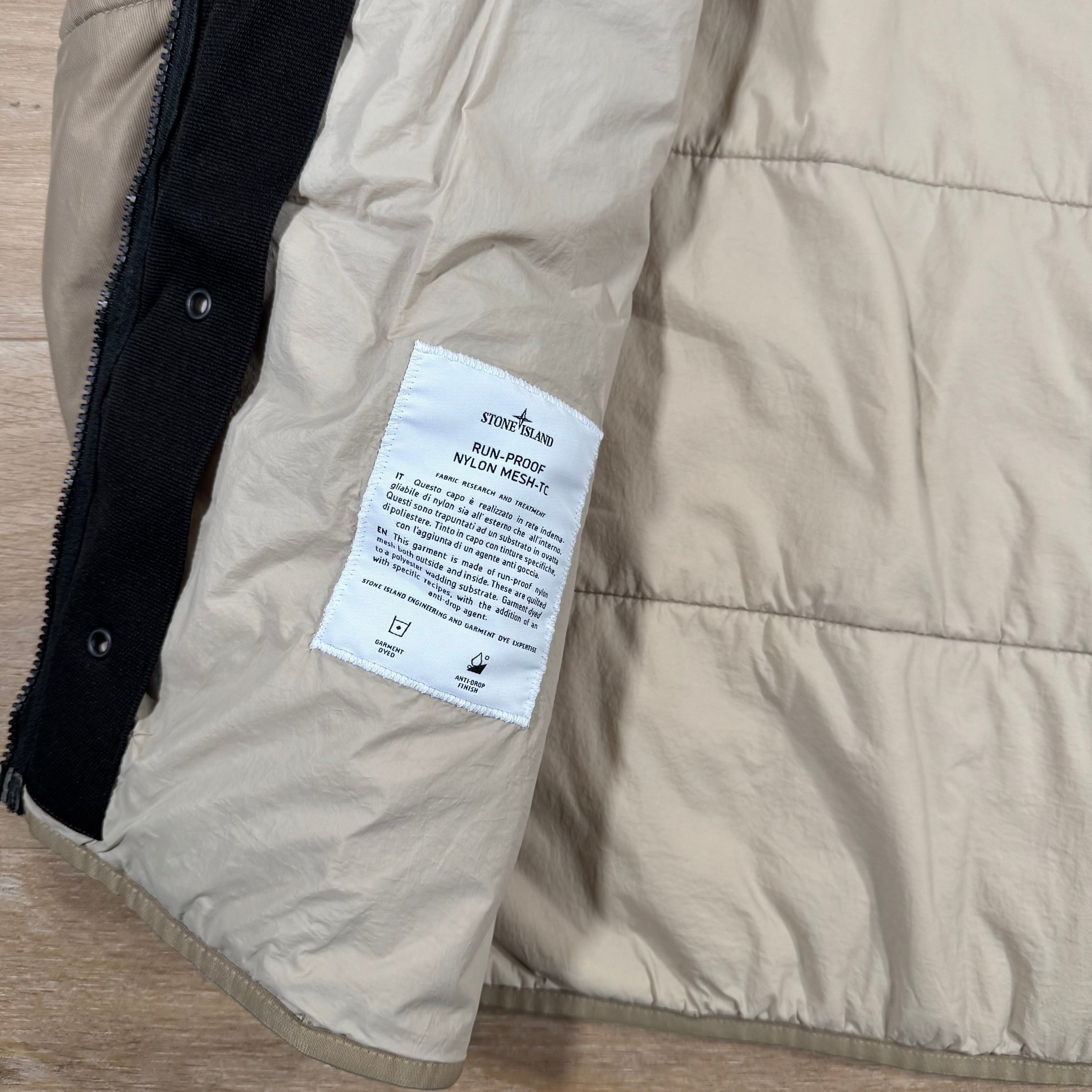 Stone Island Run-Proof Nylon Mesh-TC Reversible Jacket in Desert -Usfansport