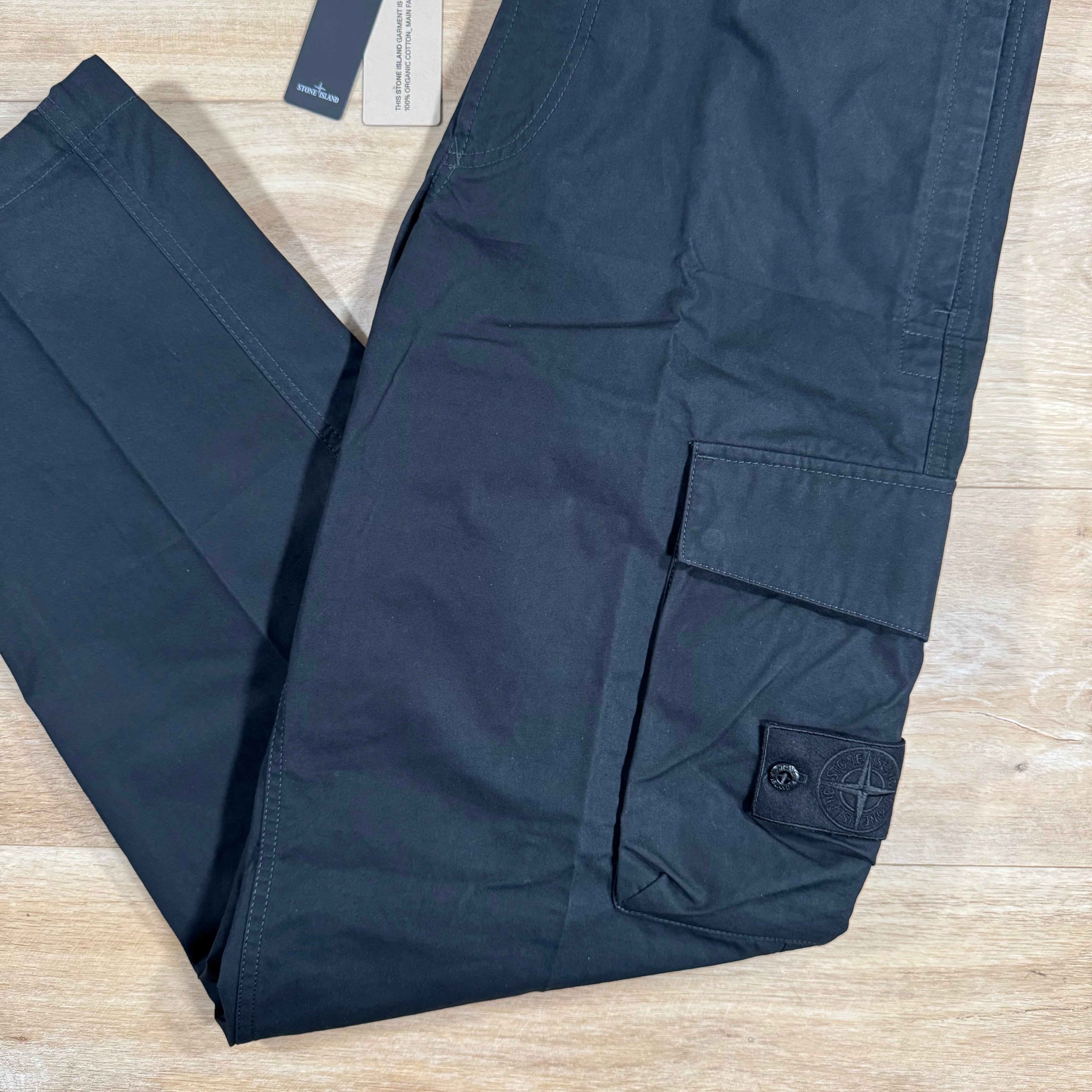 Stone Island Weatherproof Canvas Ghost Cargo Trousers in Black -Usfansport