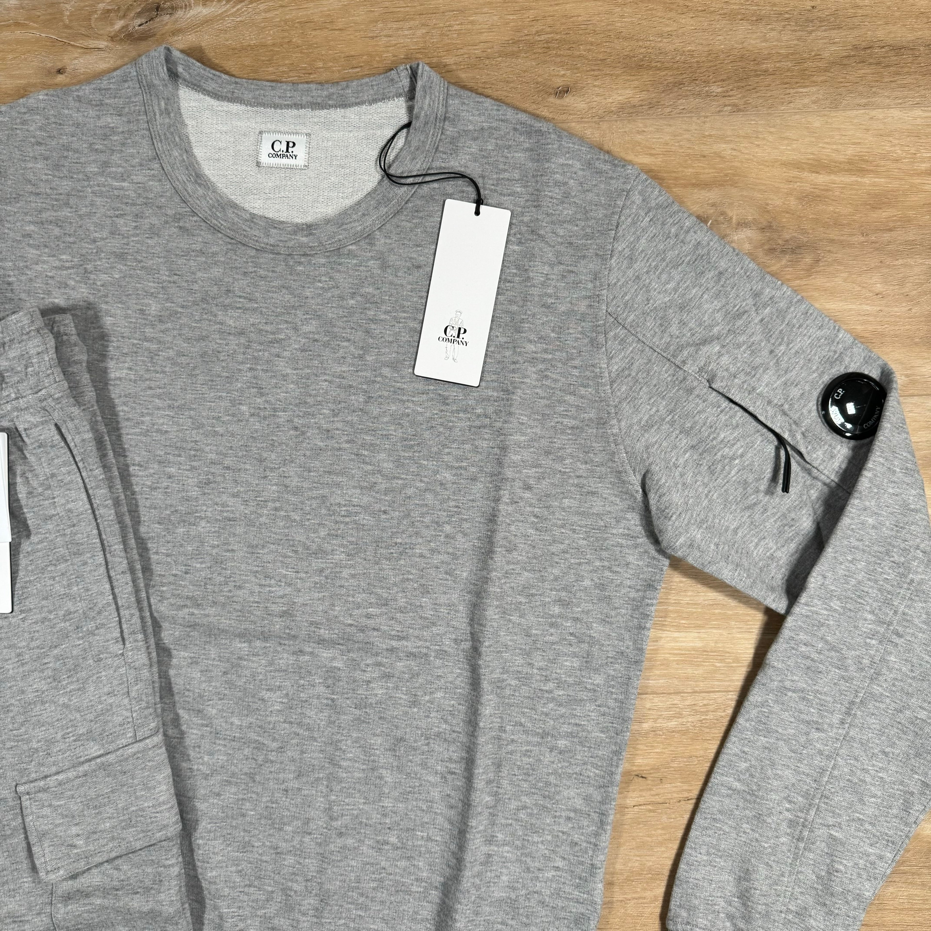 CP Company Light Fleece Lens Tracksuit in Grey -Usfansport