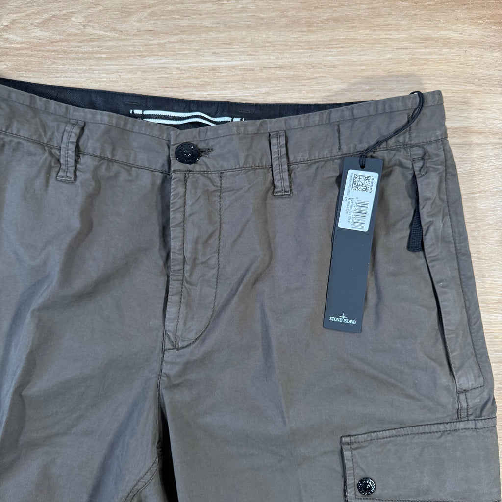 Stone Island Supima Twill Stretch-TC Cargo Bermuda Shorts in Military Green -Usfansport