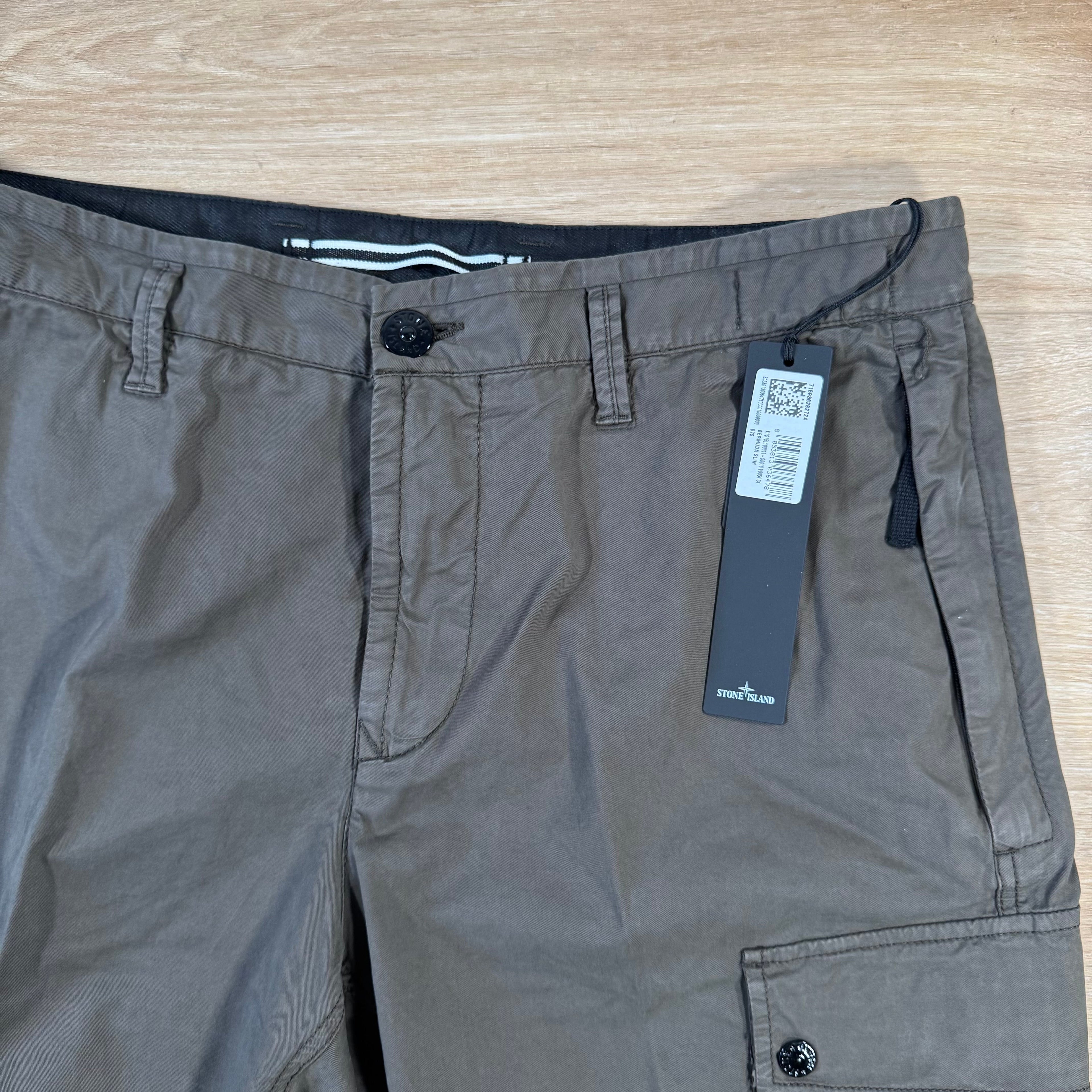 Stone Island Supima Twill Stretch-TC Cargo Bermuda Shorts in Military Green -Usfansport