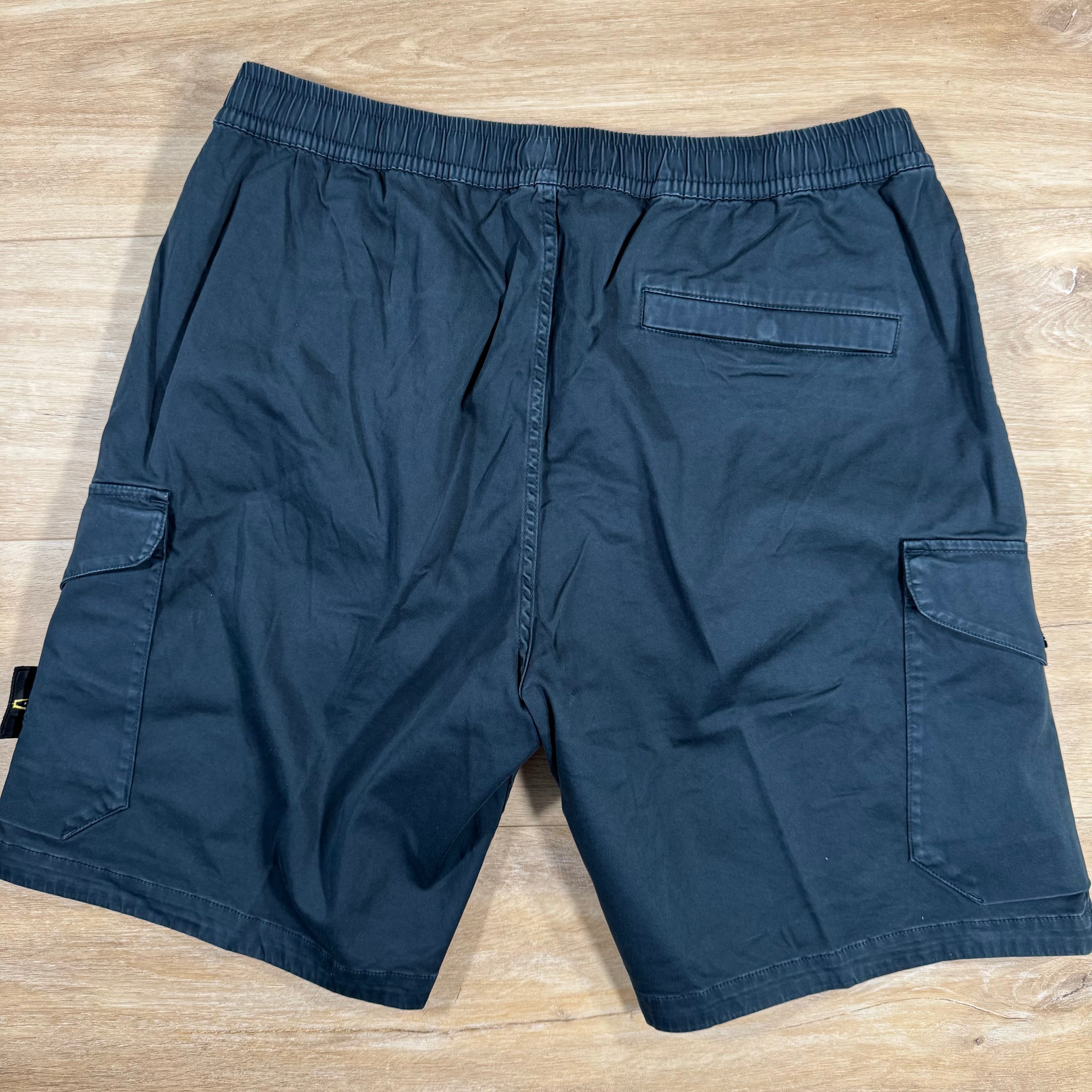 Stone Island Organic Stretch Cotton Cargo Bermuda Shorts in Navy -Usfansport