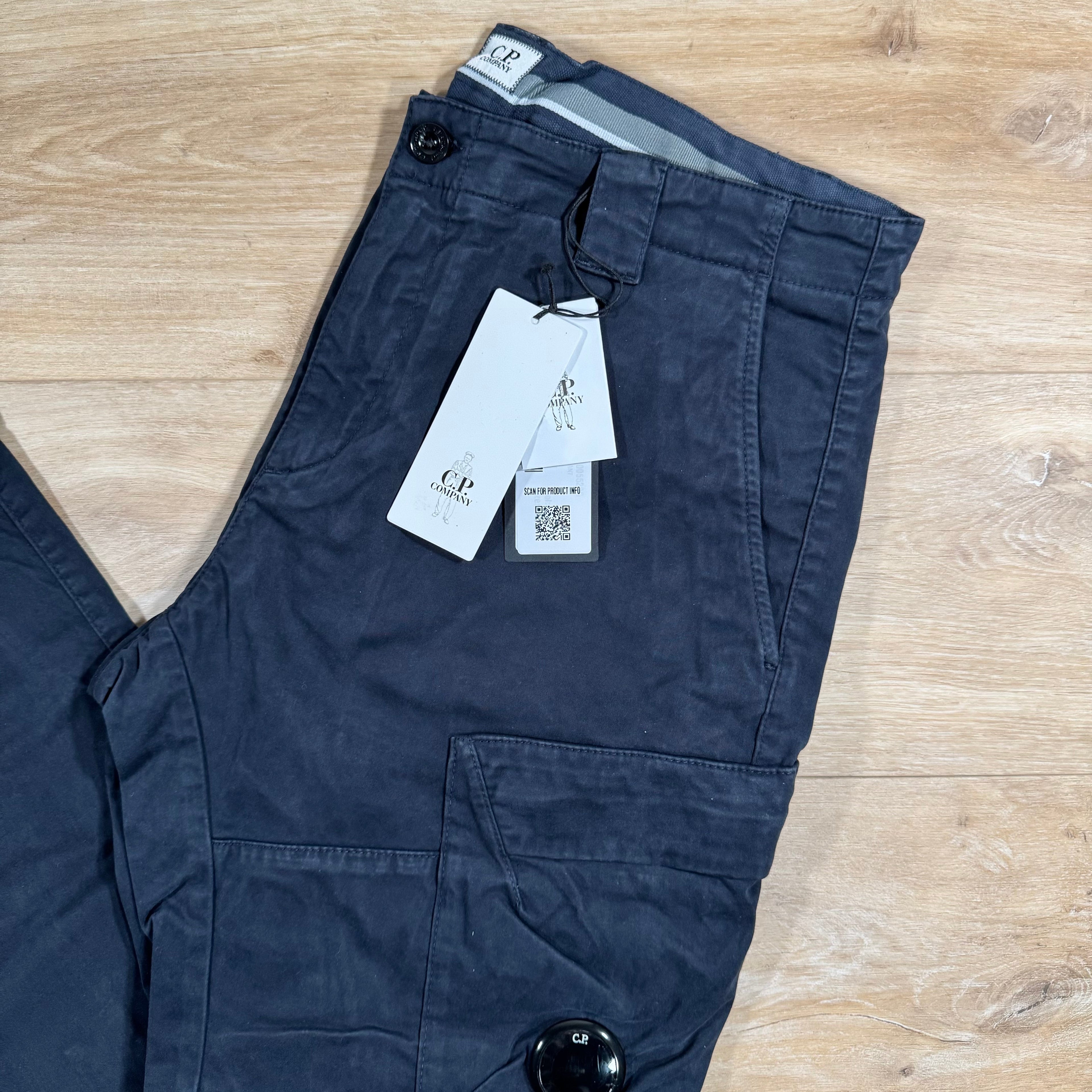 CP Company Ottoman Stretch Lens Cargo Pants in Navy -Usfansport