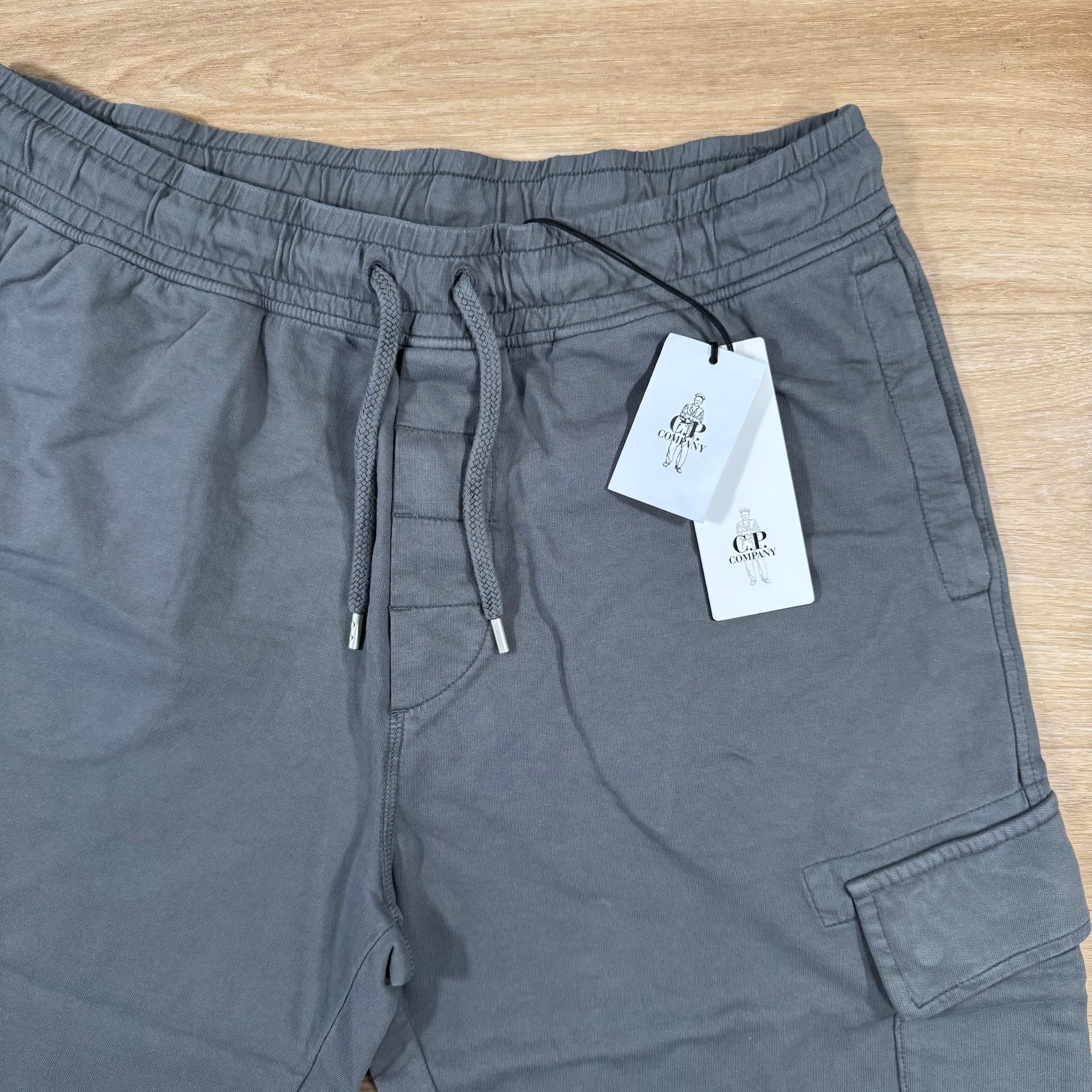 CP Company Light Fleece Cargo Lens Shorts in Smoked Pearl - Grey -Usfansport