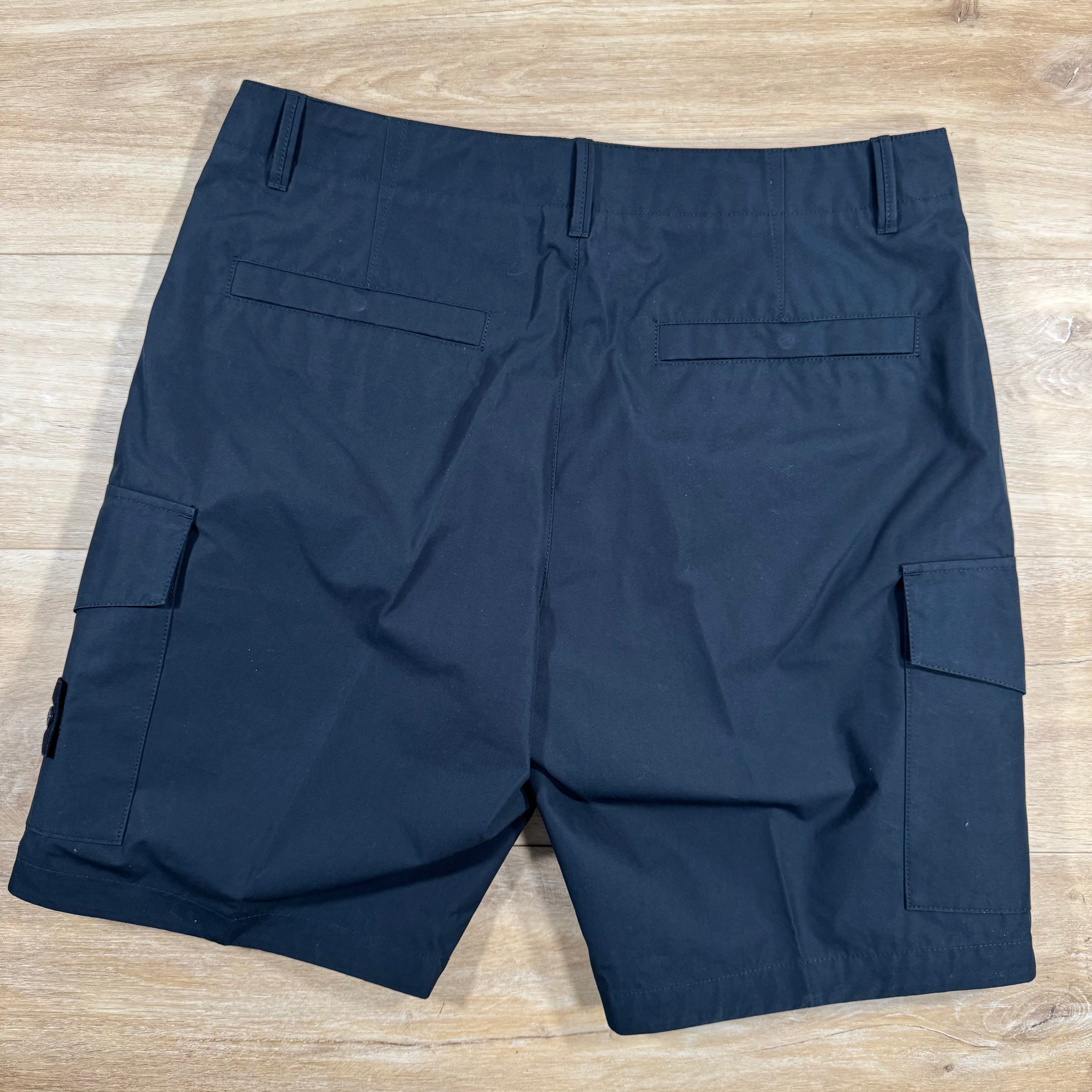 Stone Island Weatherproof Ghost Cargo Bermuda Shorts in Navy -Usfansport