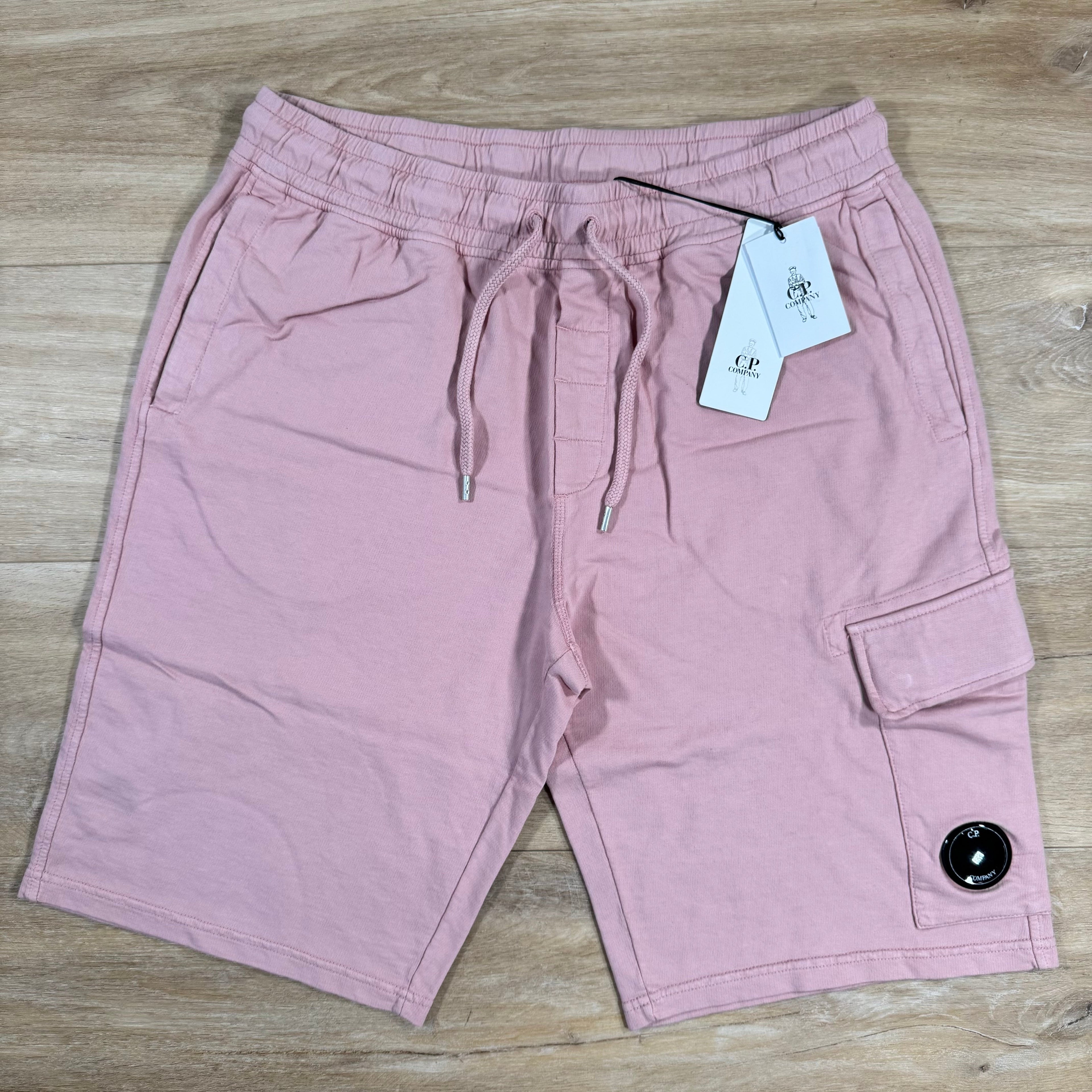 CP Company Light Fleece Cargo Lens Shorts in Misty Rose - Pink -Usfansport