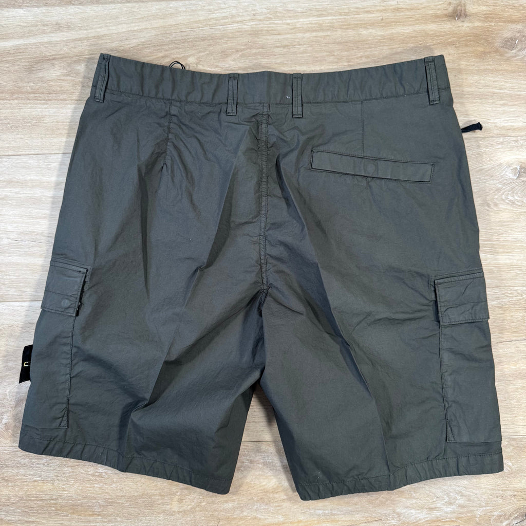 Stone Island Stretch Tela Cargo Bermuda Shorts in Military Green -Usfansport