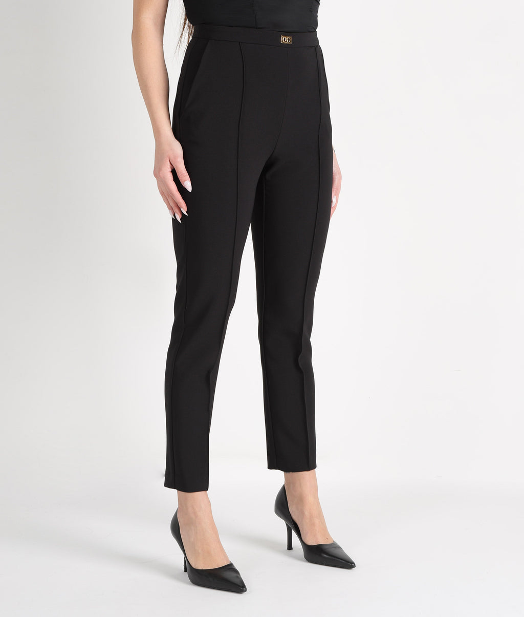 ELISABETTA FRANCHI Pantaloni in crÃªpe con tasche e placca logo