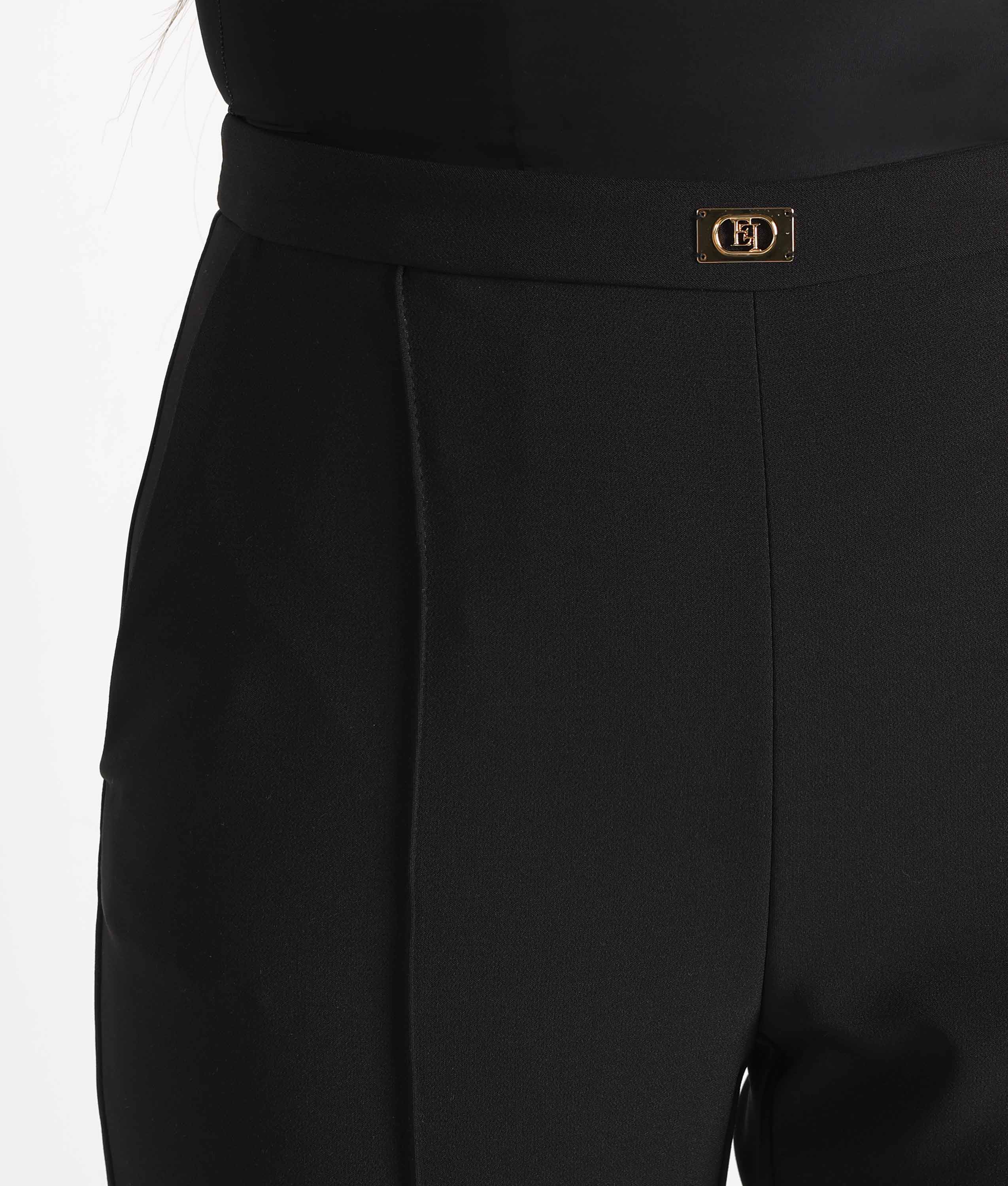 ELISABETTA FRANCHI Pantaloni in crÃªpe con tasche e placca logo