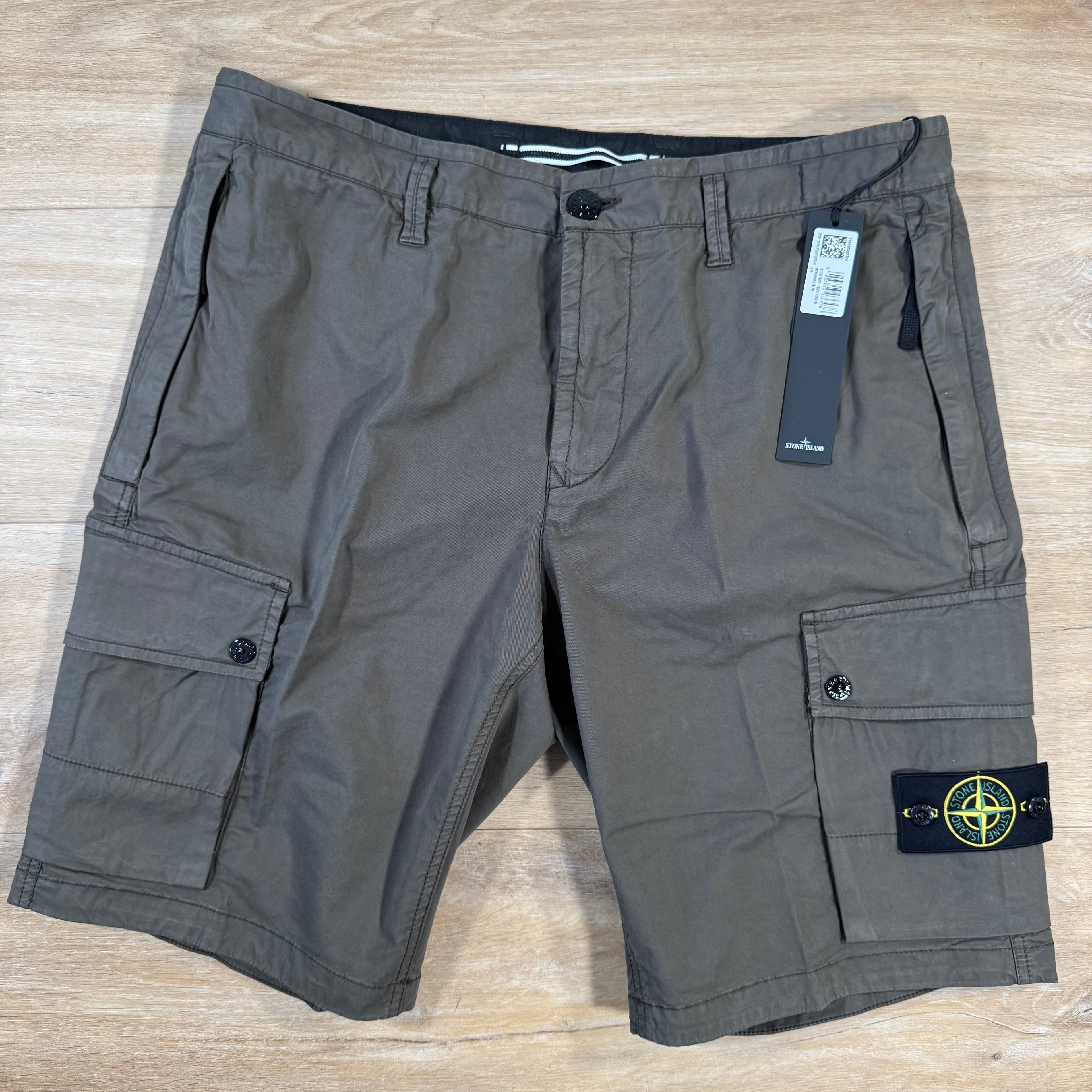 Stone Island Supima Twill Stretch-TC Cargo Bermuda Shorts in Military Green -Usfansport