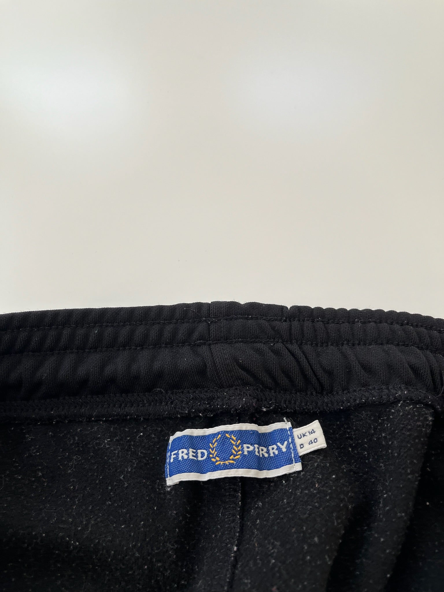 Fred Perry Trackpants (S)