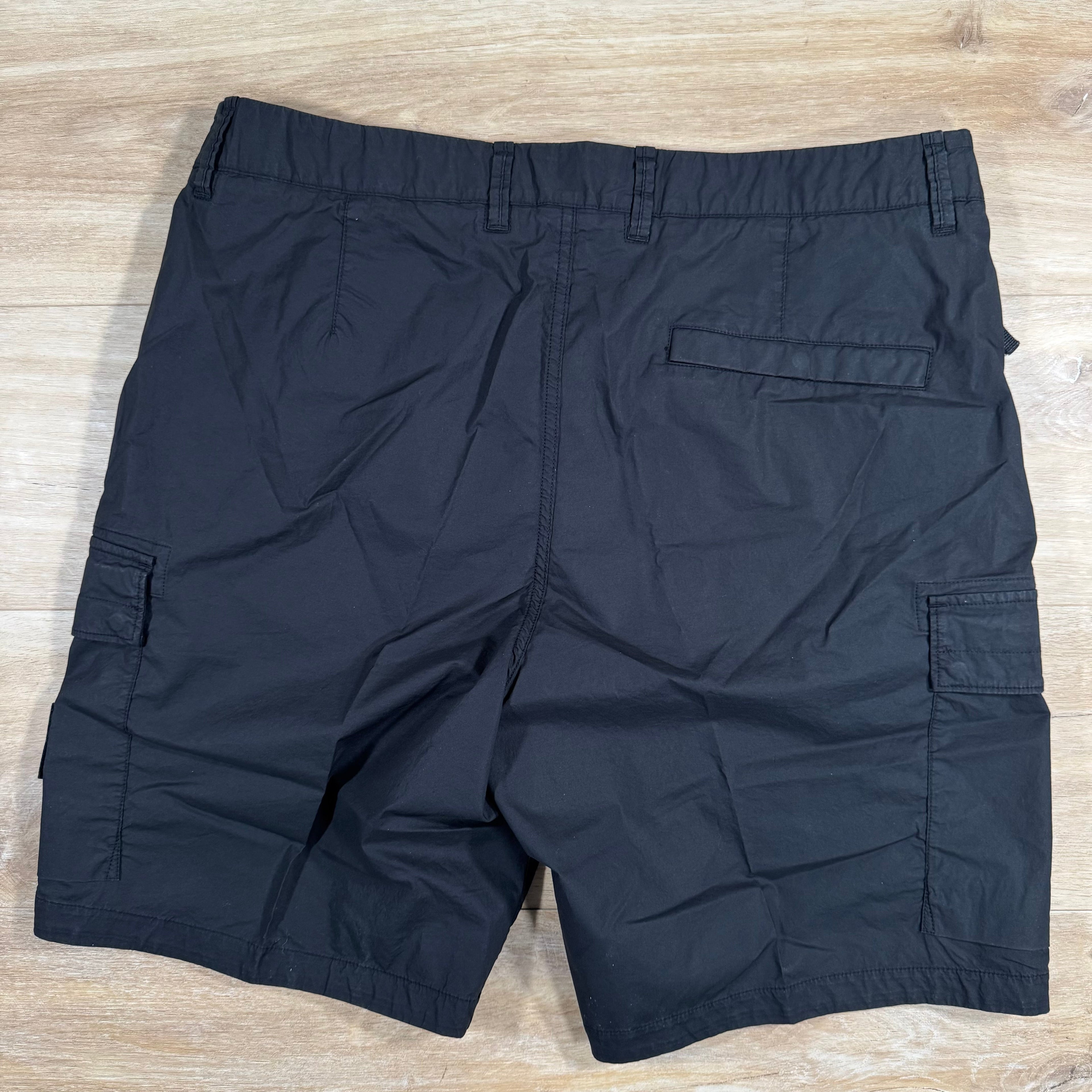 Stone Island Stretch Tela Cargo Bermuda Shorts in Black -Usfansport