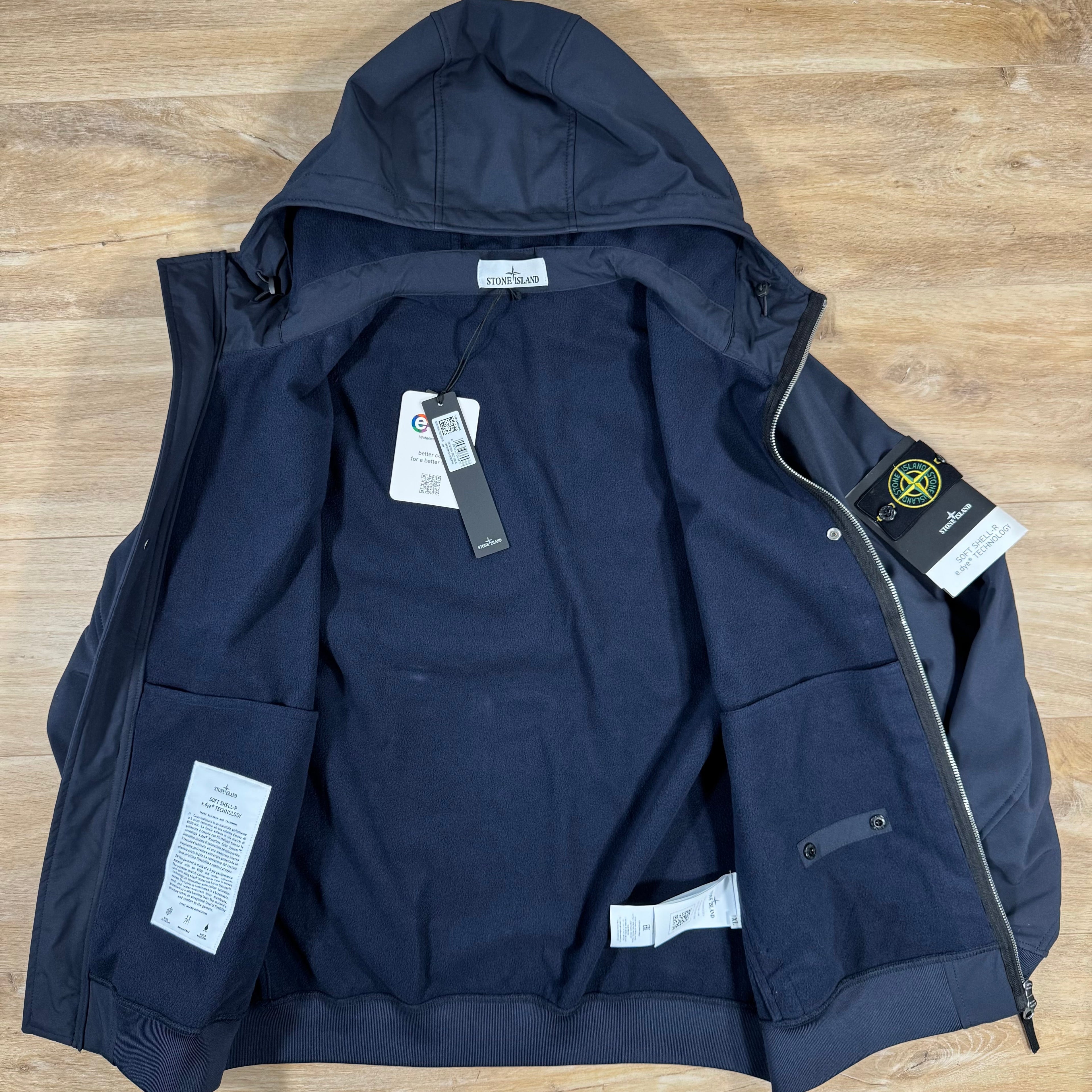 Stone Island Soft Shell-R Jacket in Navy -Usfansport