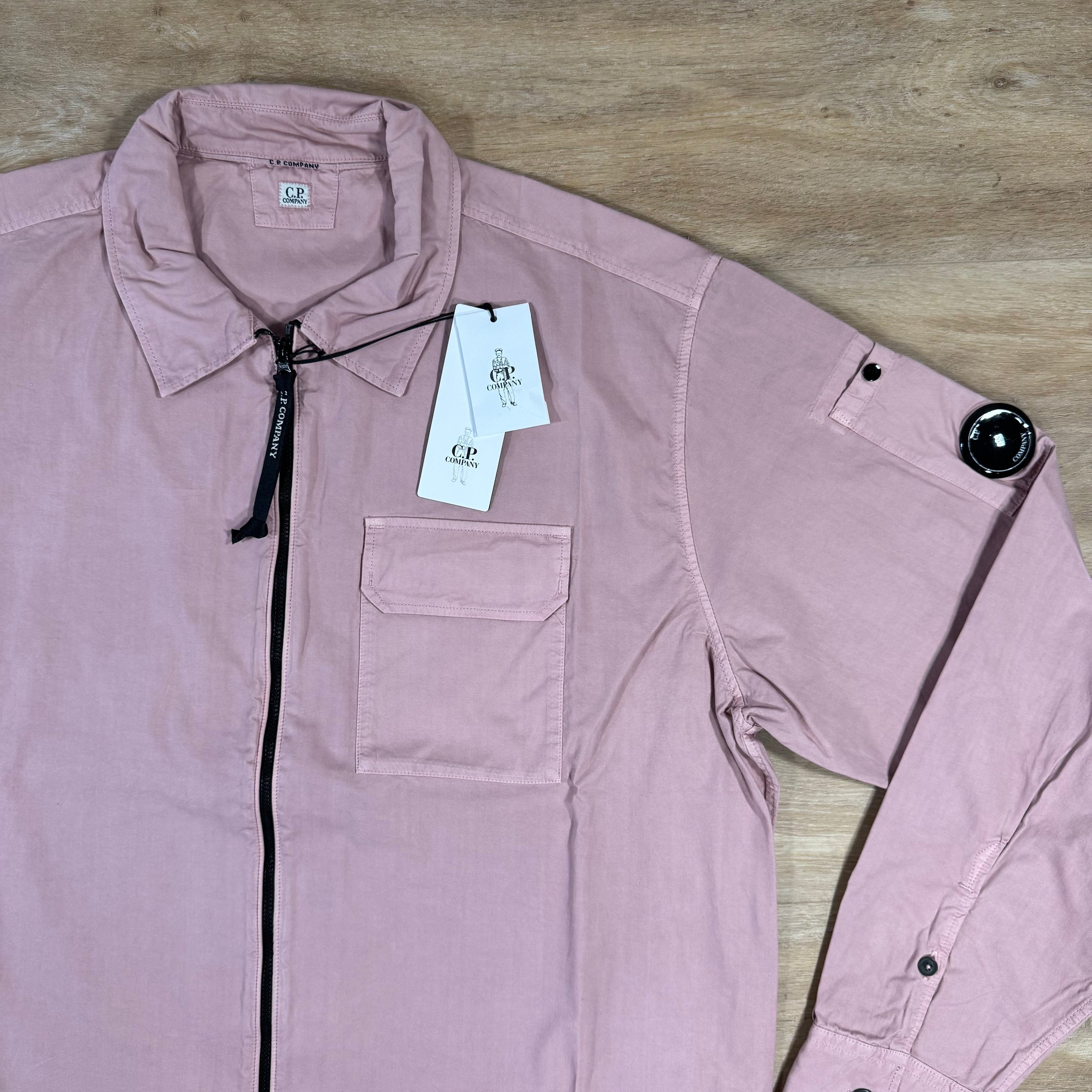 CP Company Organic Gabardine Lens Overshirt in Misty Rose - Pink -Usfansport