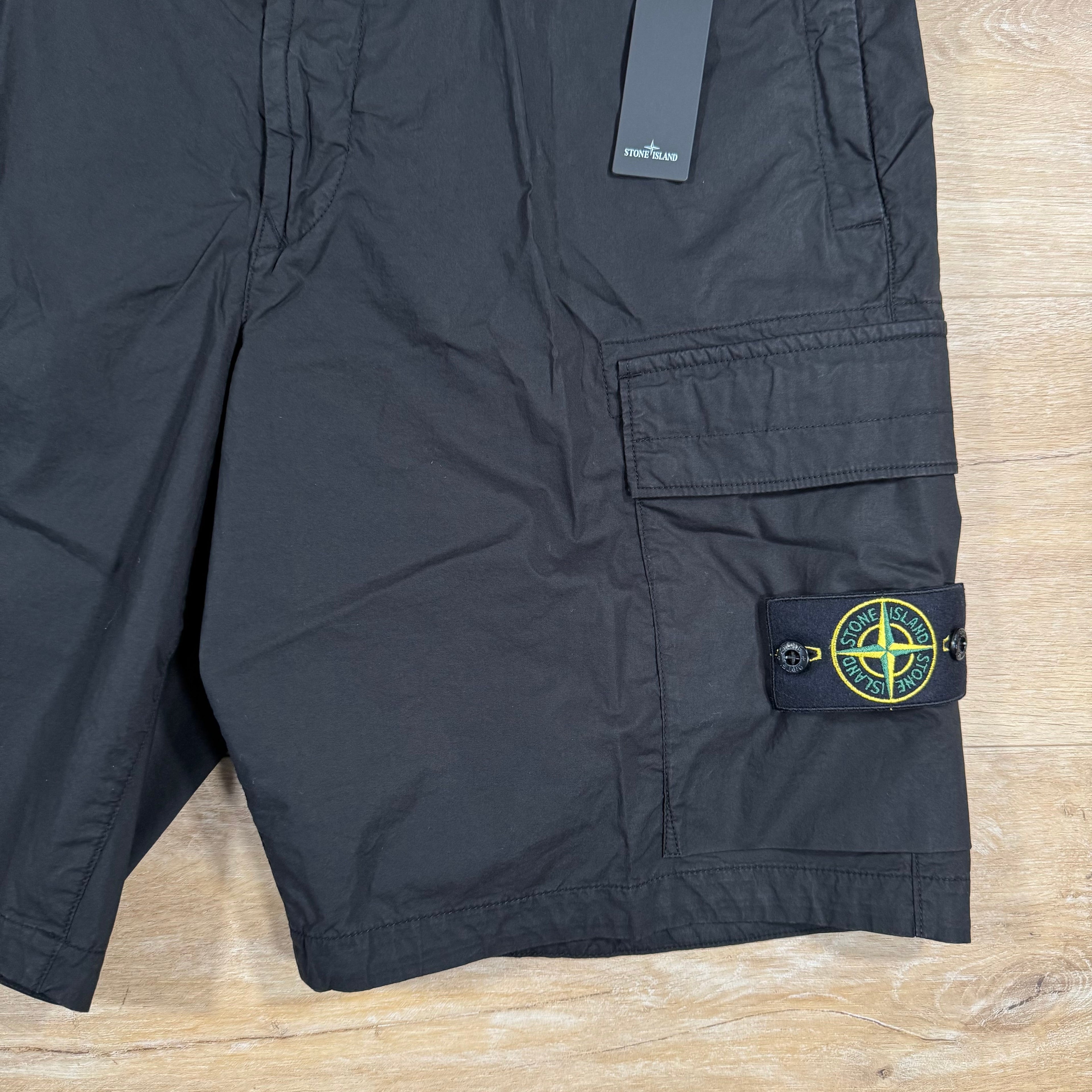 Stone Island Stretch Tela Cargo Bermuda Shorts in Black -Usfansport