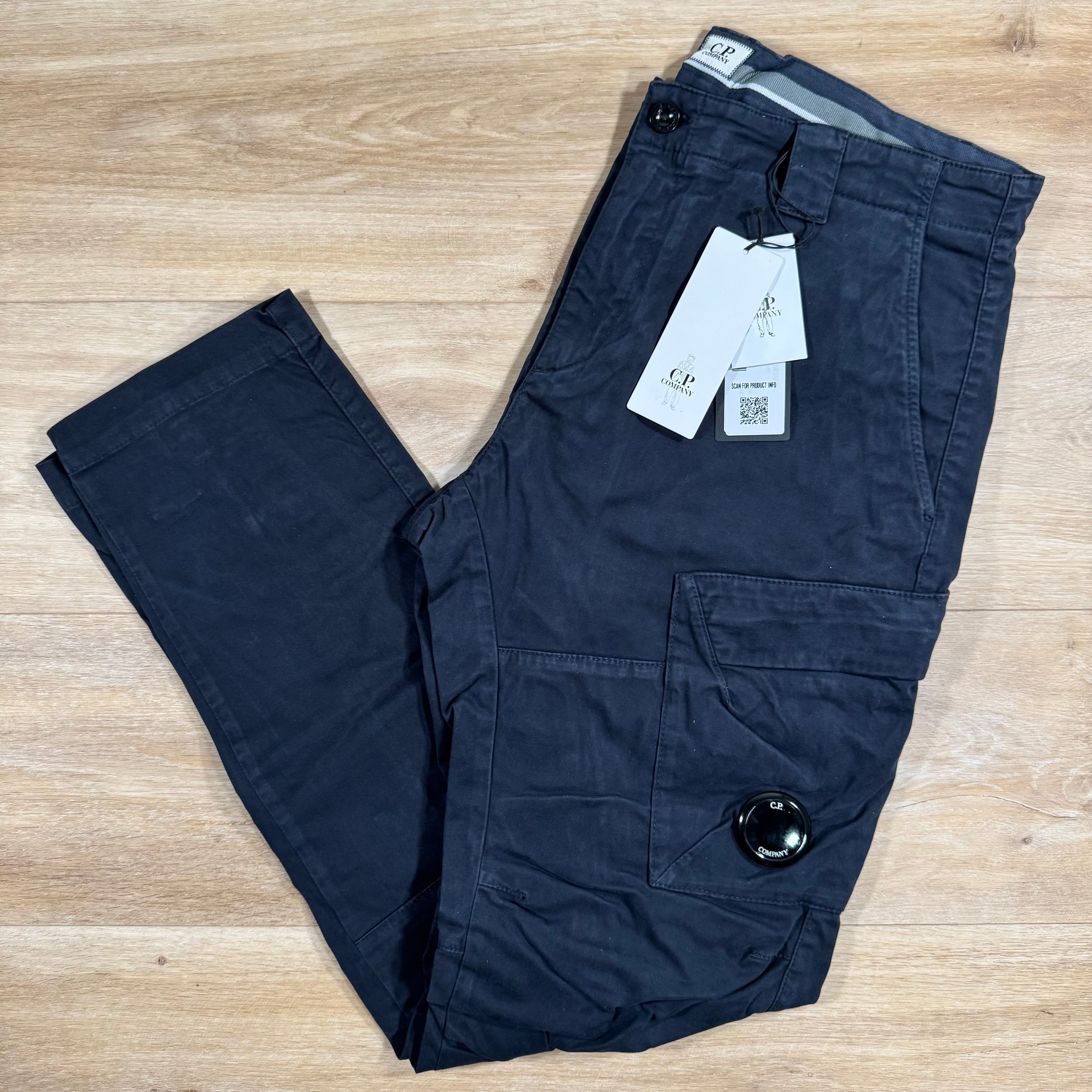CP Company Ottoman Stretch Lens Cargo Pants in Navy -Usfansport