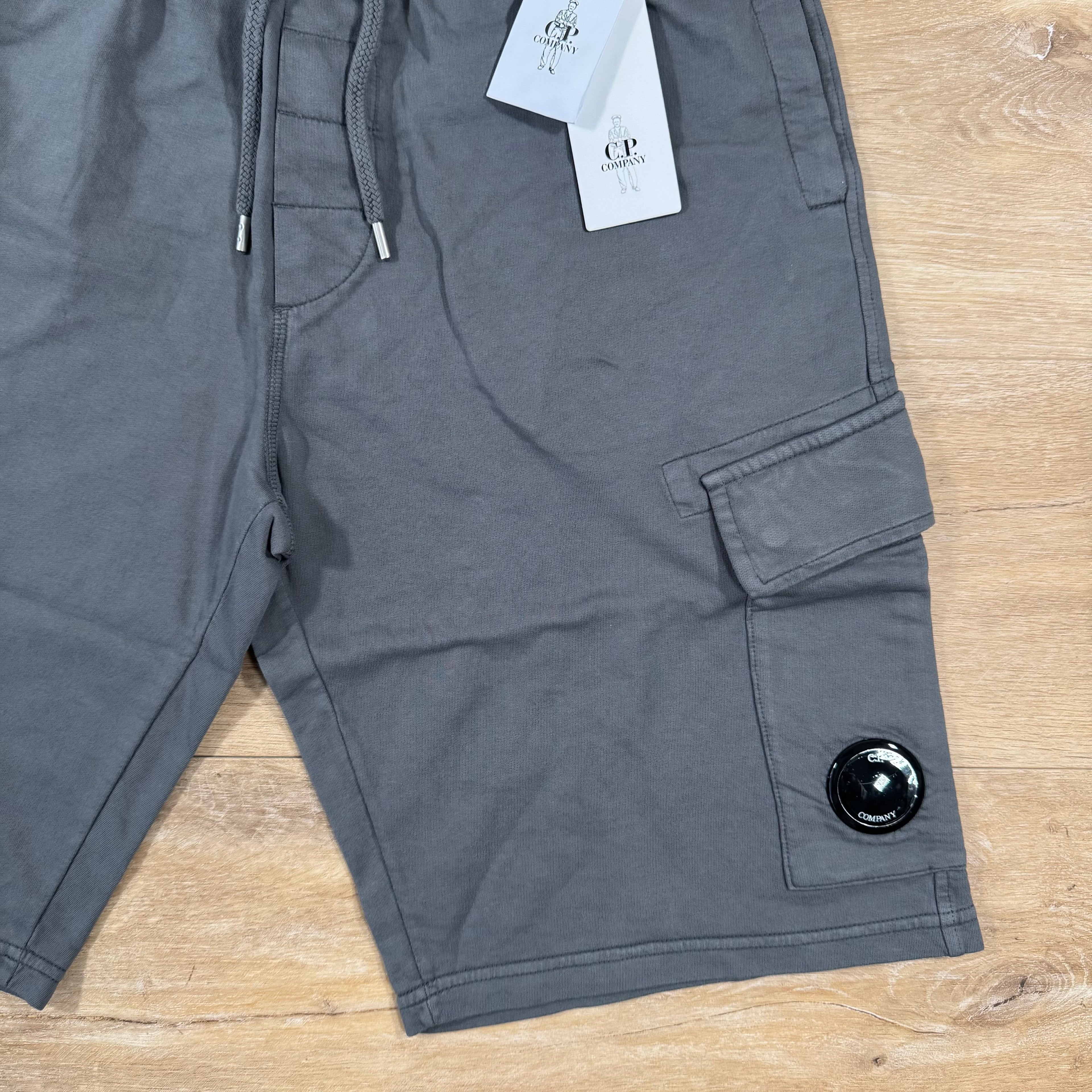 CP Company Light Fleece Cargo Lens Shorts in Smoked Pearl - Grey -Usfansport