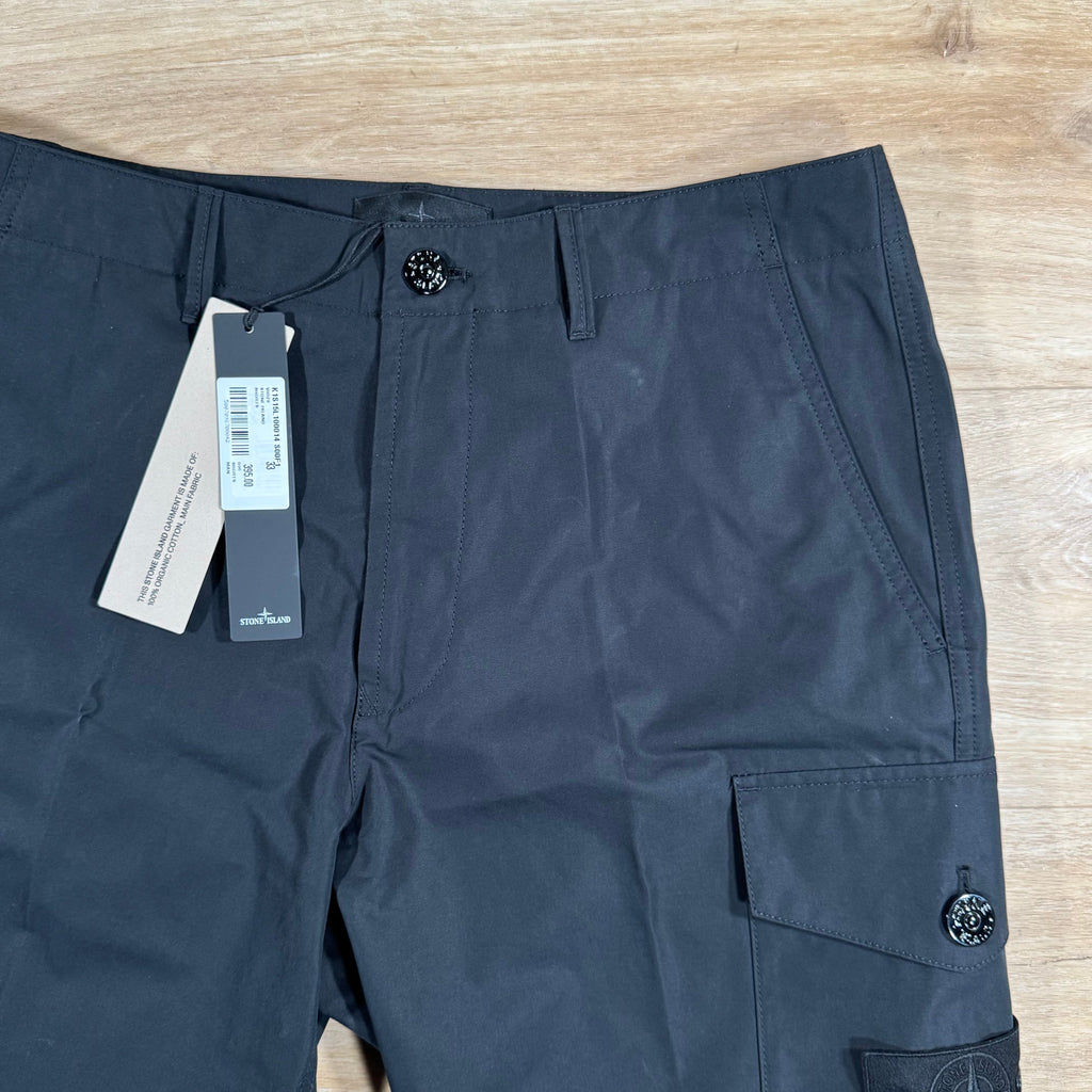 Stone Island Weatherproof Ghost Cargo Bermuda Shorts in Black -Usfansport