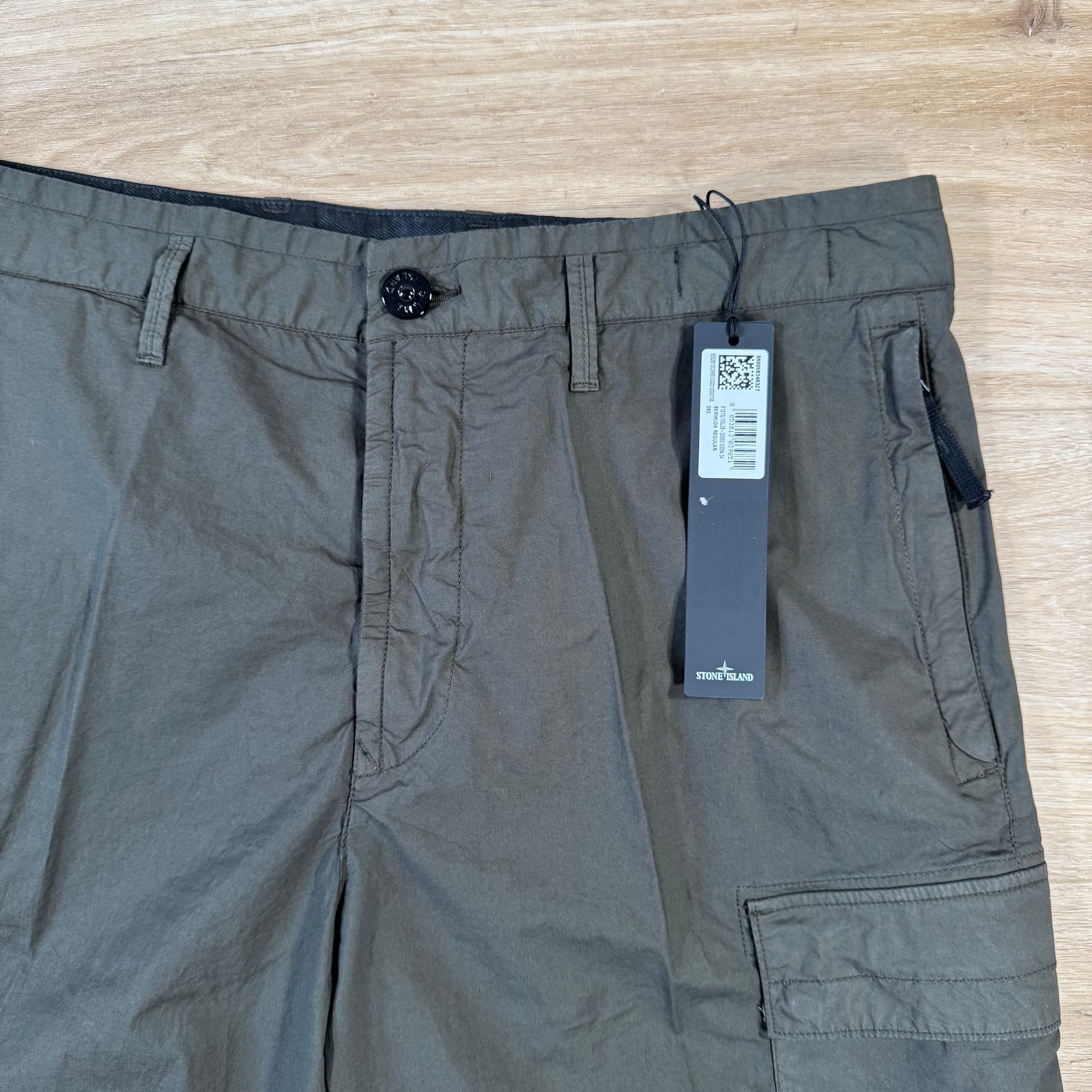 Stone Island Stretch Tela Cargo Bermuda Shorts in Military Green -Usfansport
