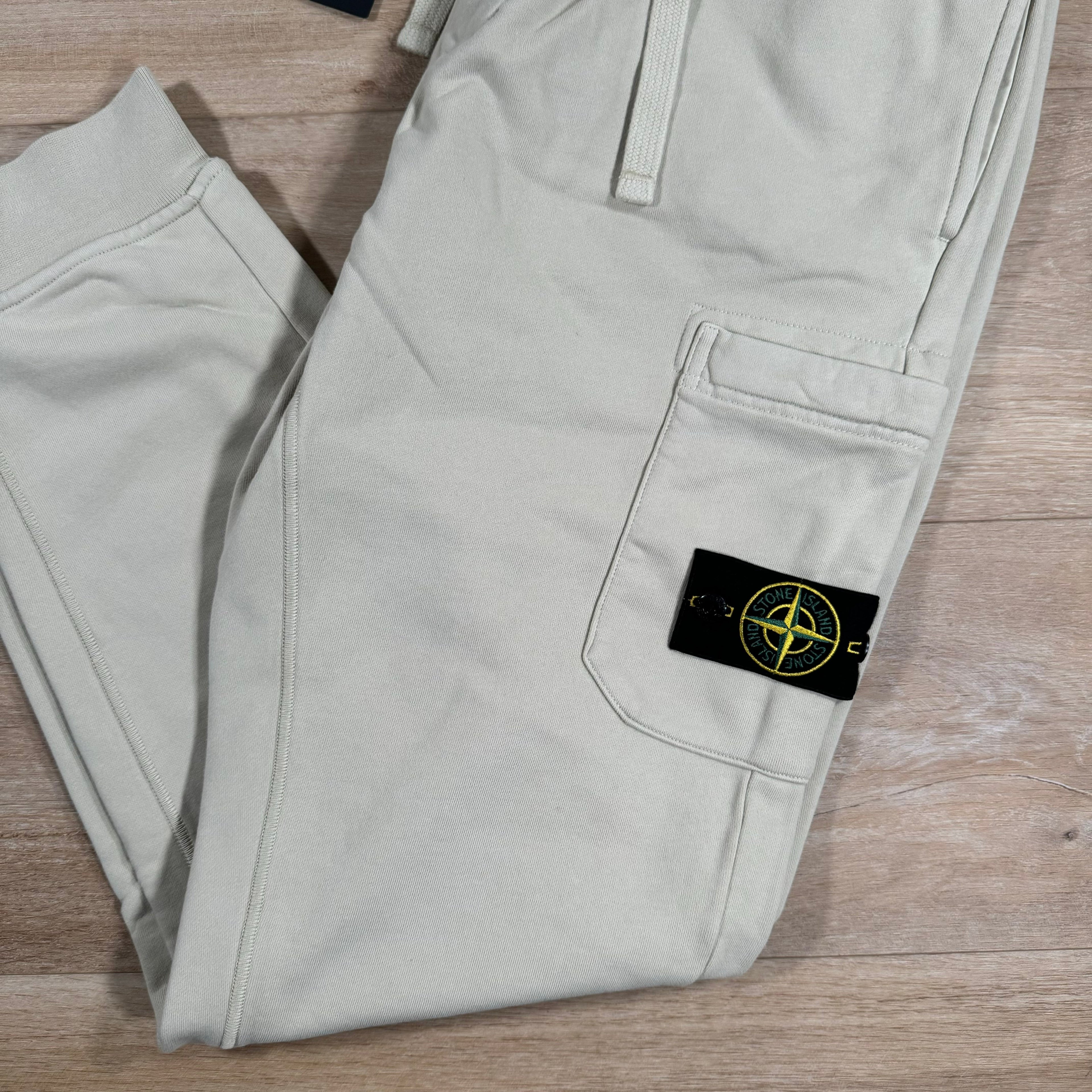 Stone Island Slim Fit Cargo Sweatpants in Plaster -Usfansport