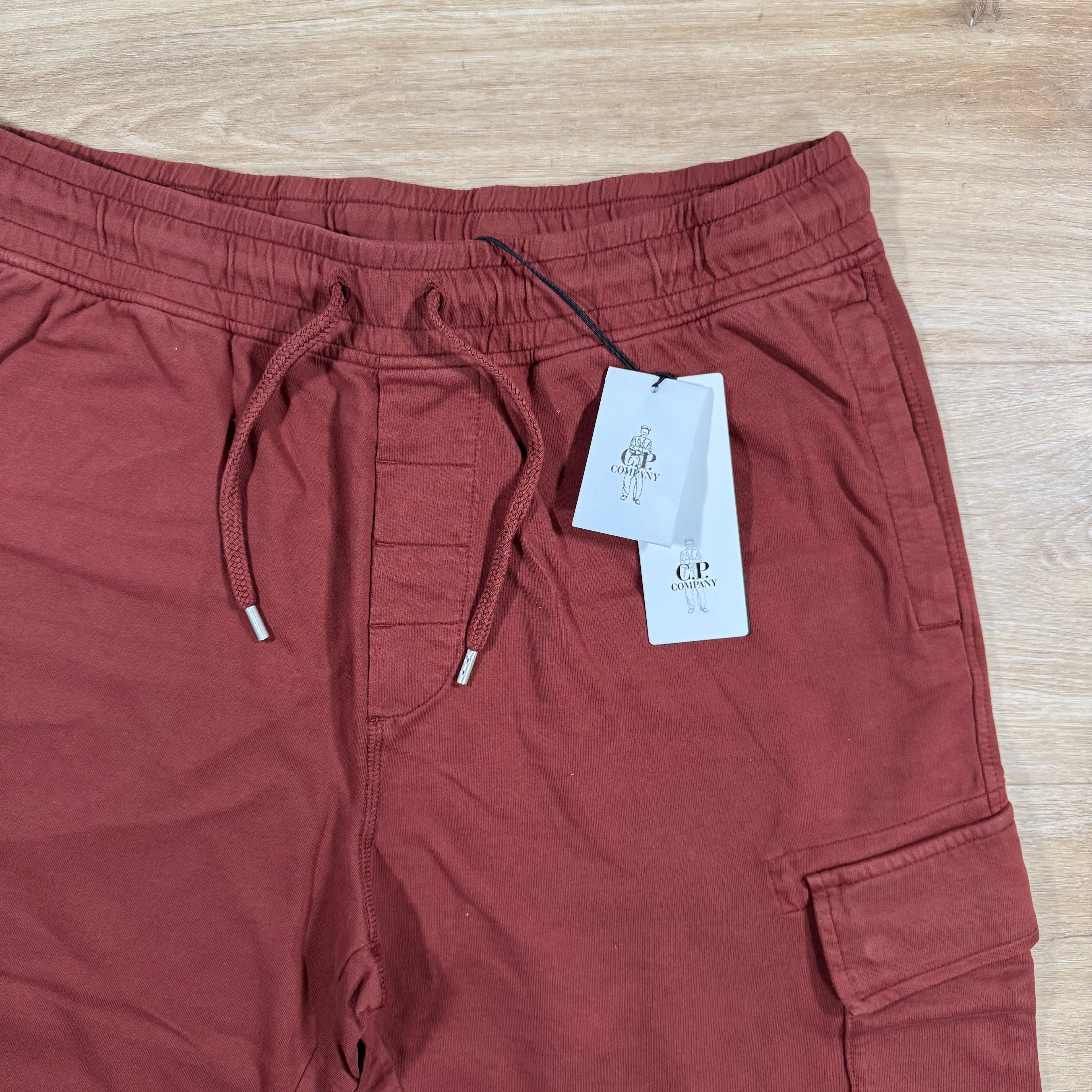 CP Company Light Fleece Cargo Lens Shorts in Sable - Brown -Usfansport