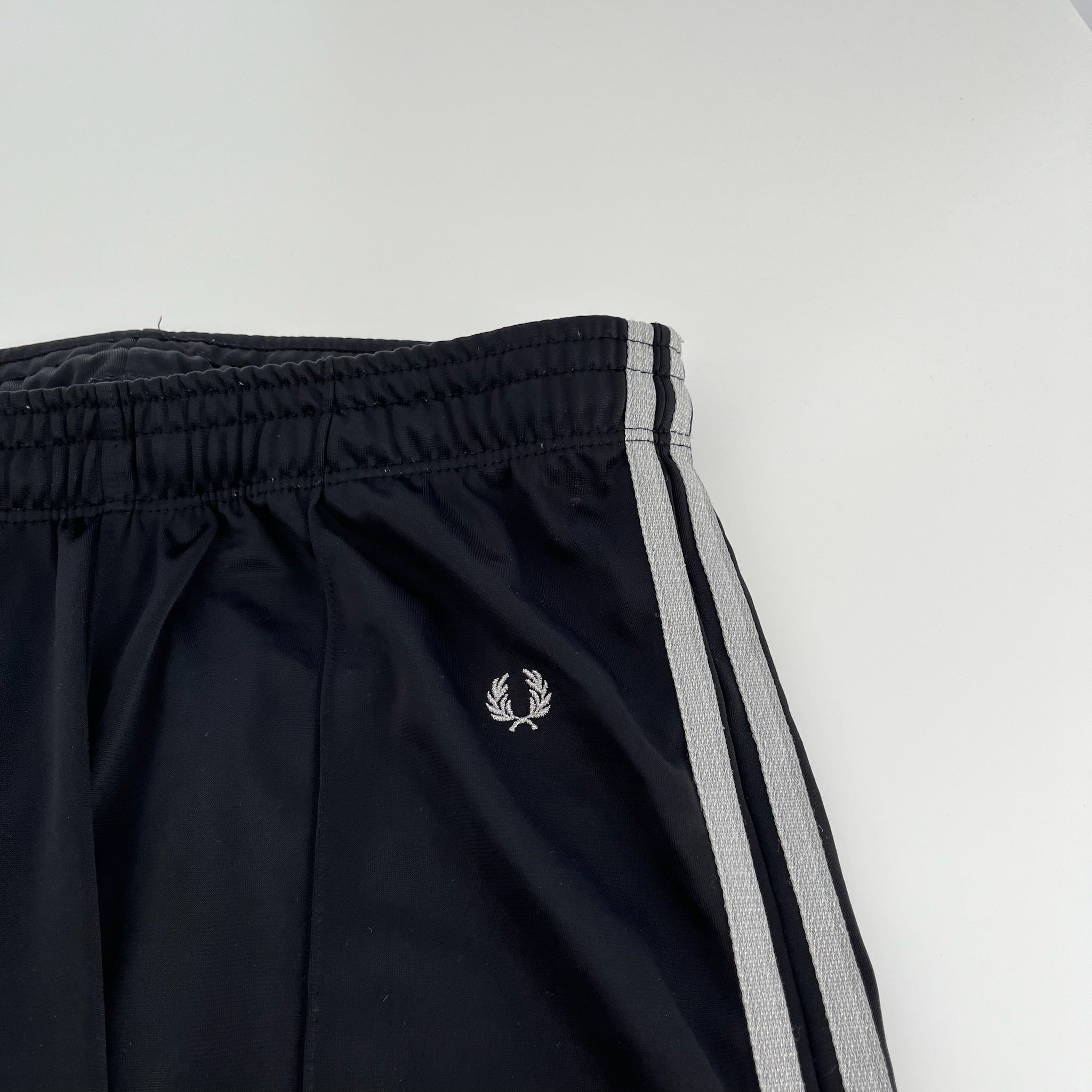Fred Perry Trackpants (womenâs S)