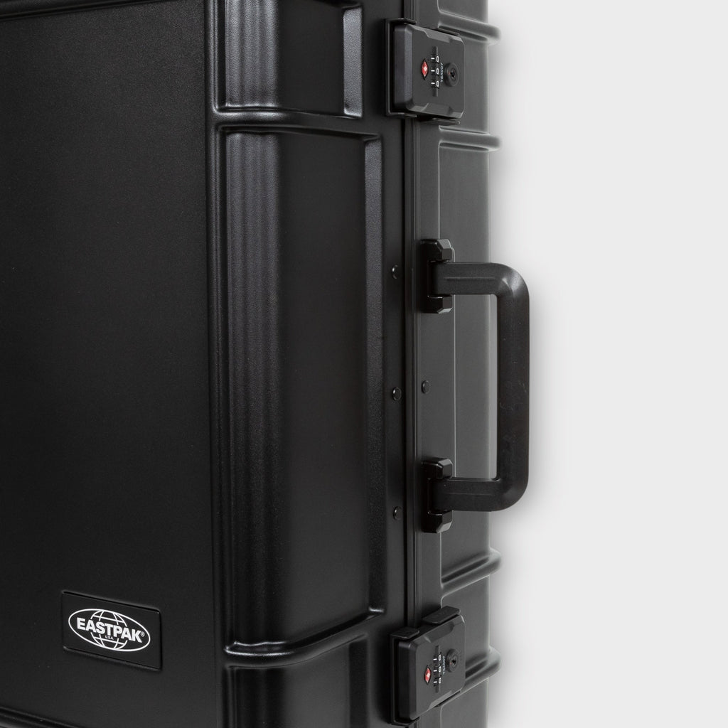 Eastpak Resist'R Case Medium I Sort