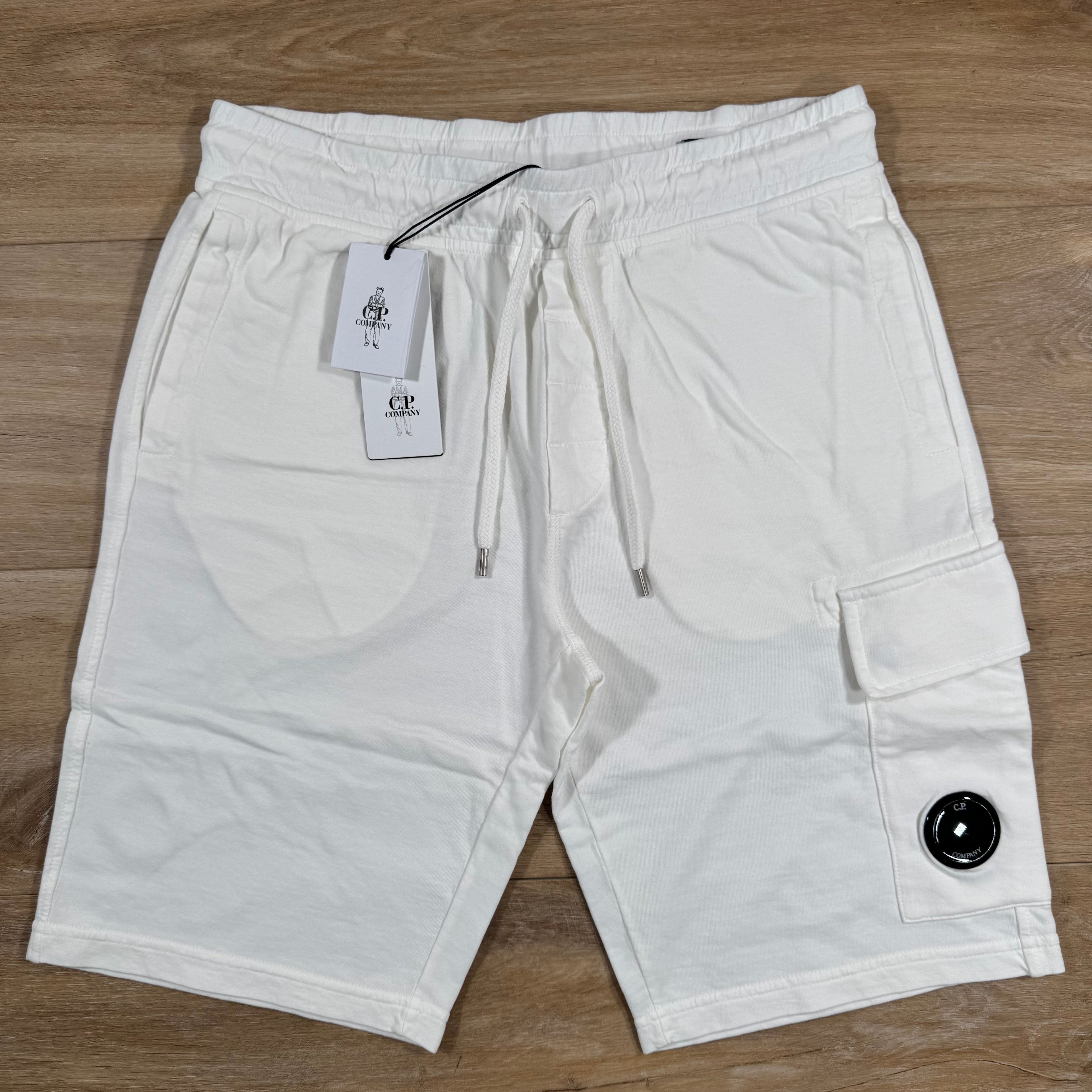 CP Company Light Fleece Cargo Lens Shorts in Gauze White -Usfansport