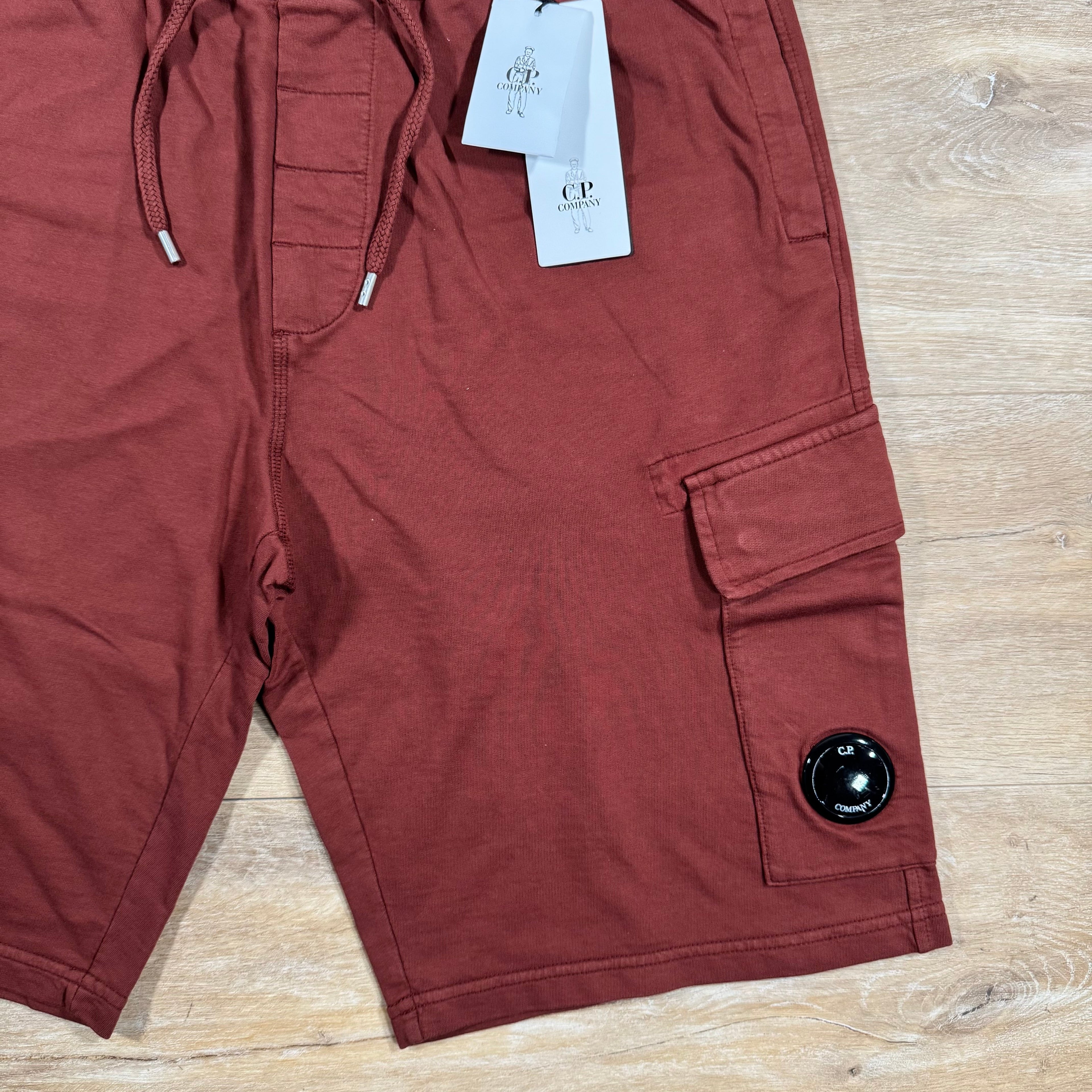 CP Company Light Fleece Cargo Lens Shorts in Sable - Brown -Usfansport