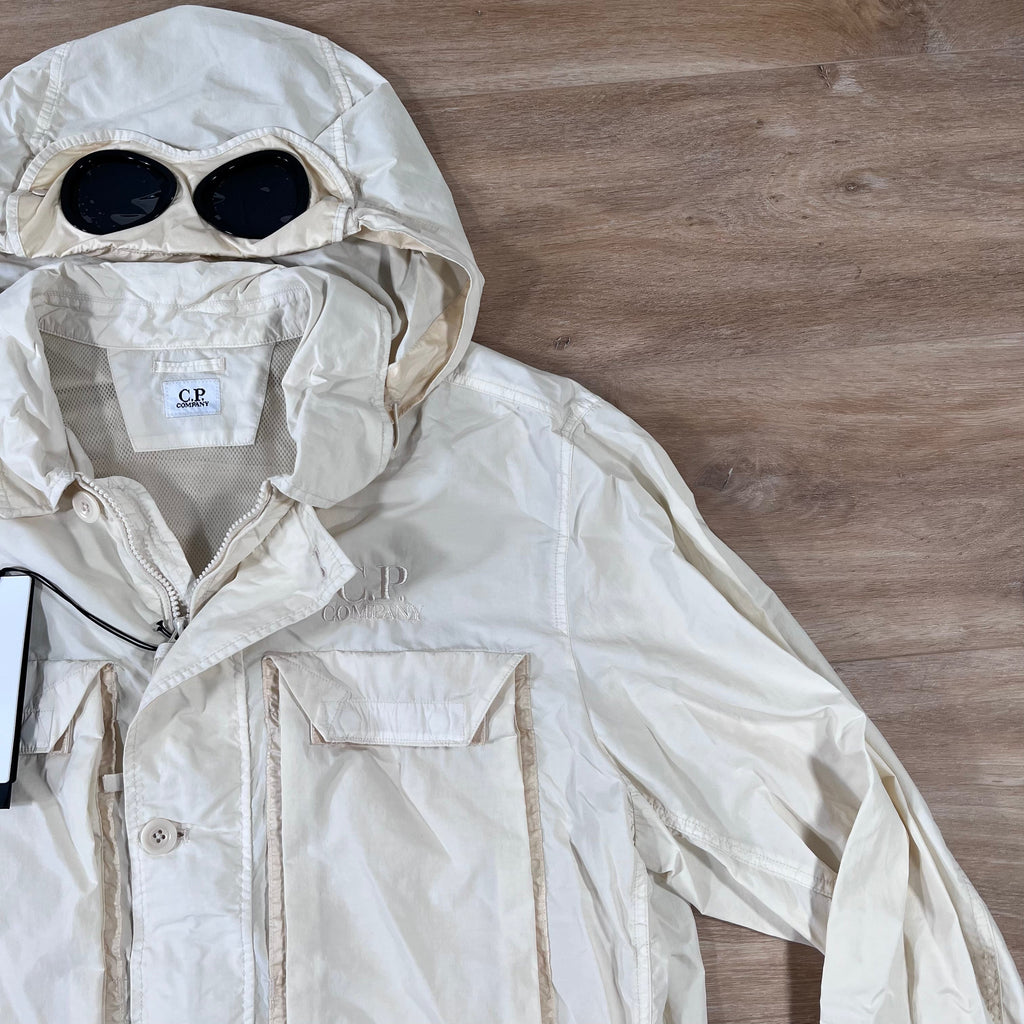 CP Company Flatt Nylon Goggle Overshirt in Pistachio Shell -Usfansport