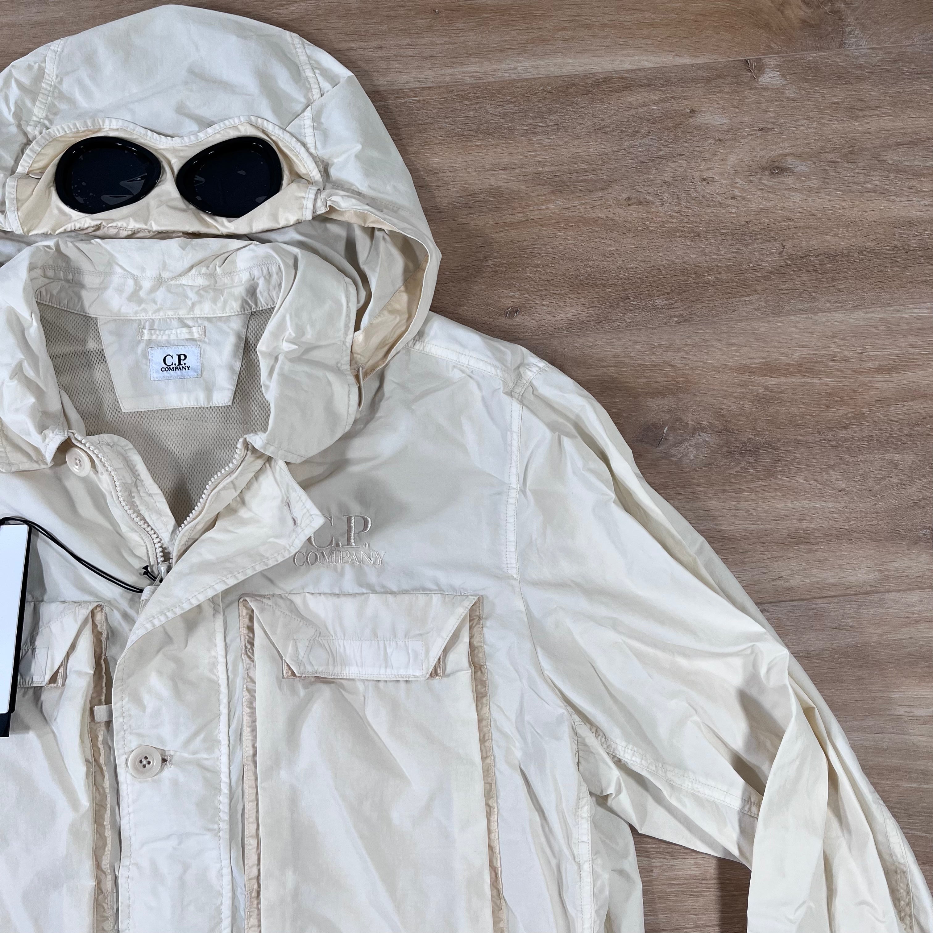 CP Company Flatt Nylon Goggle Overshirt in Pistachio Shell -Usfansport