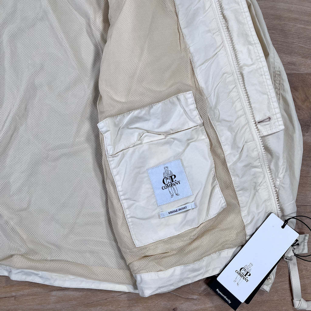 CP Company Flatt Nylon Goggle Overshirt in Pistachio Shell -Usfansport