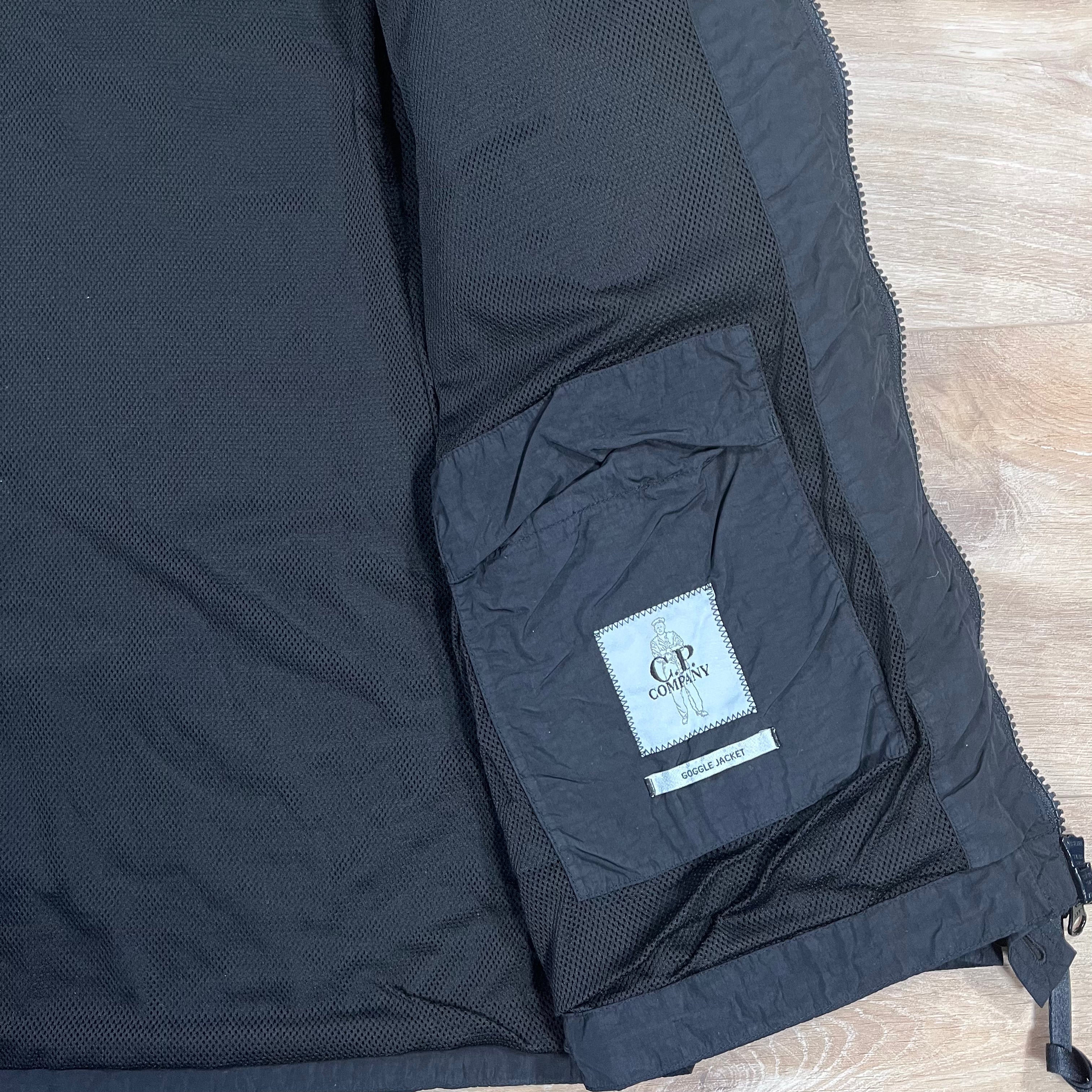 CP Company Flatt Nylon Goggle Overshirt in Black -Usfansport