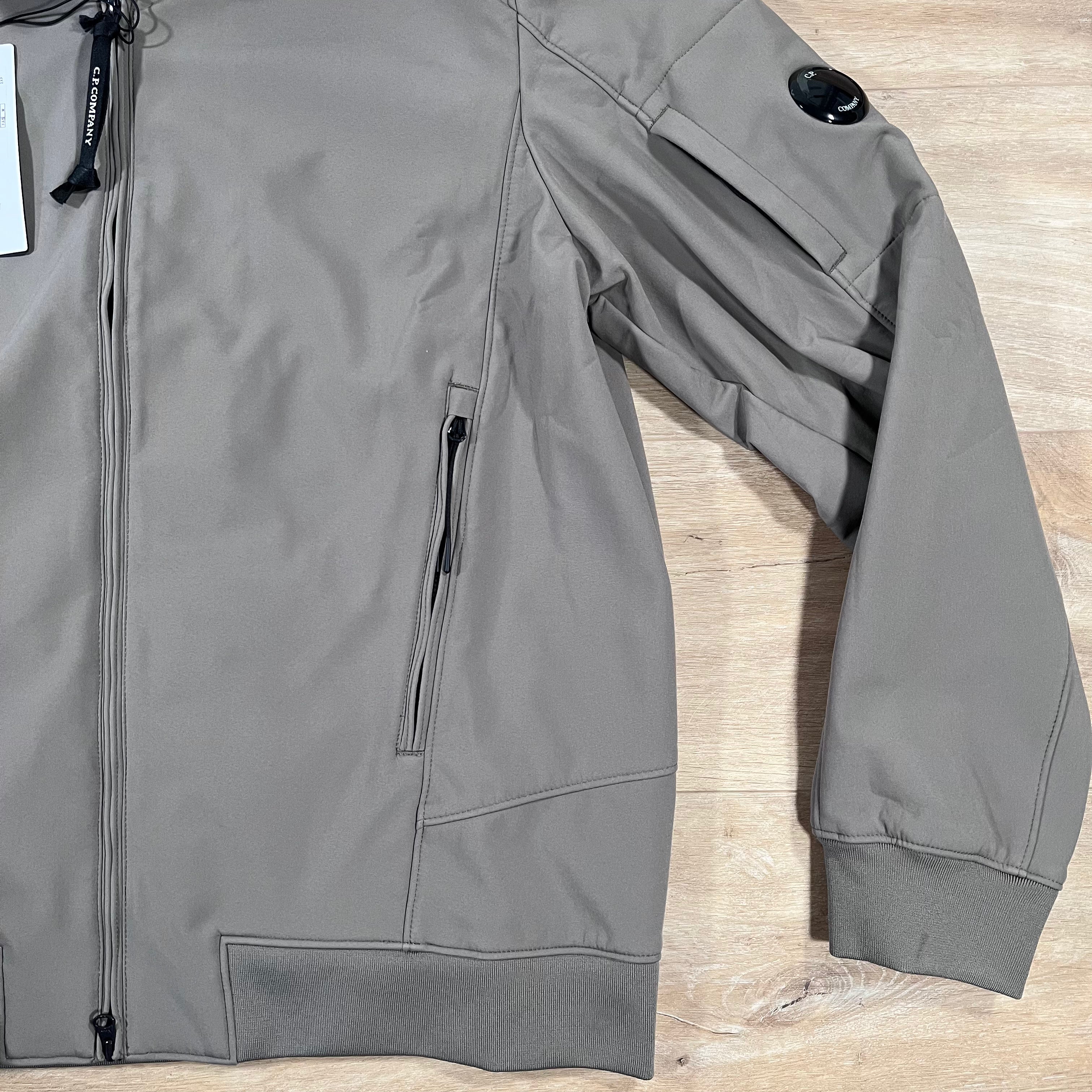 CP Company Shell-R Lens Jacket in Walnut -Usfansport