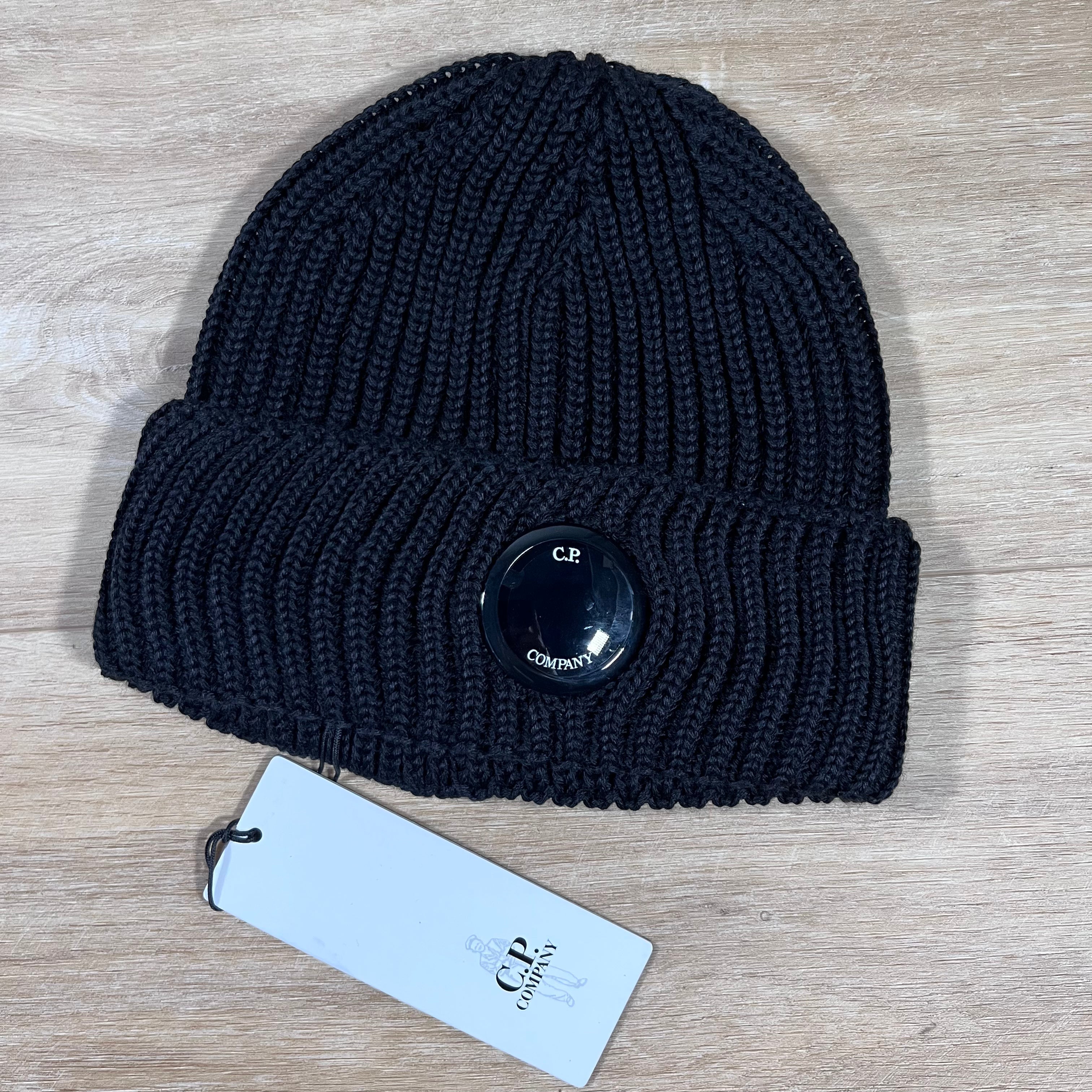CP Company Extra Fine Merino Wool Lens Beanie in Black -Usfansport