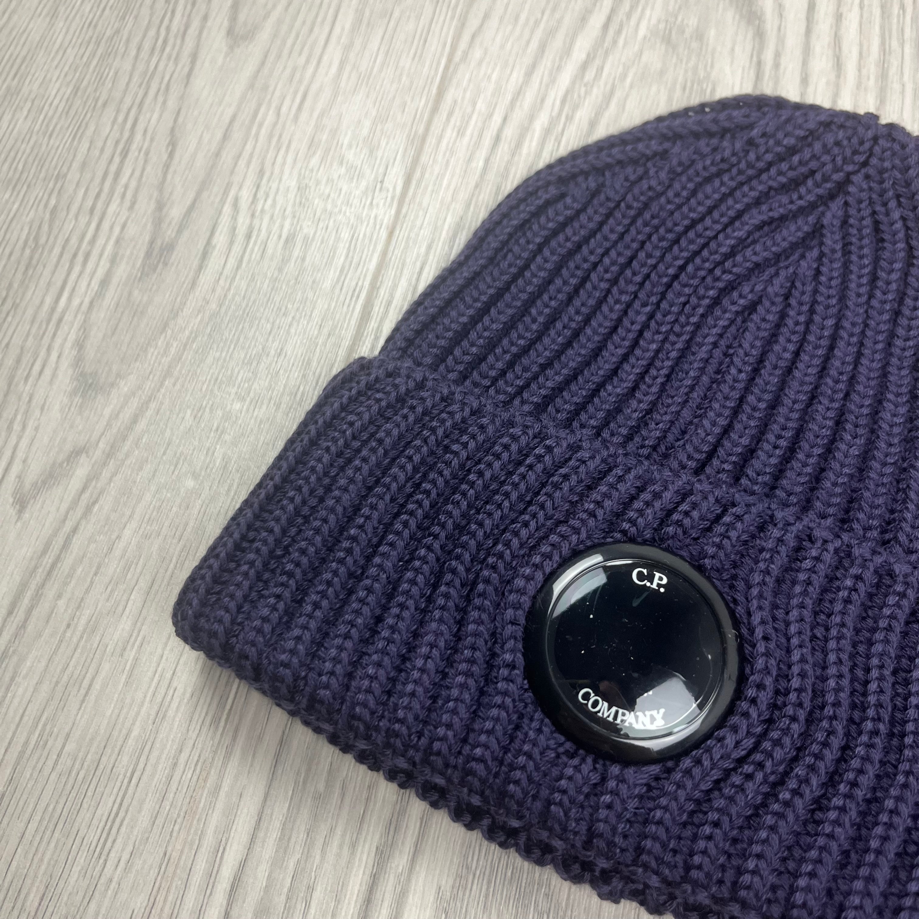 CP Company Lens Beanie - Nightshade -Usfansport