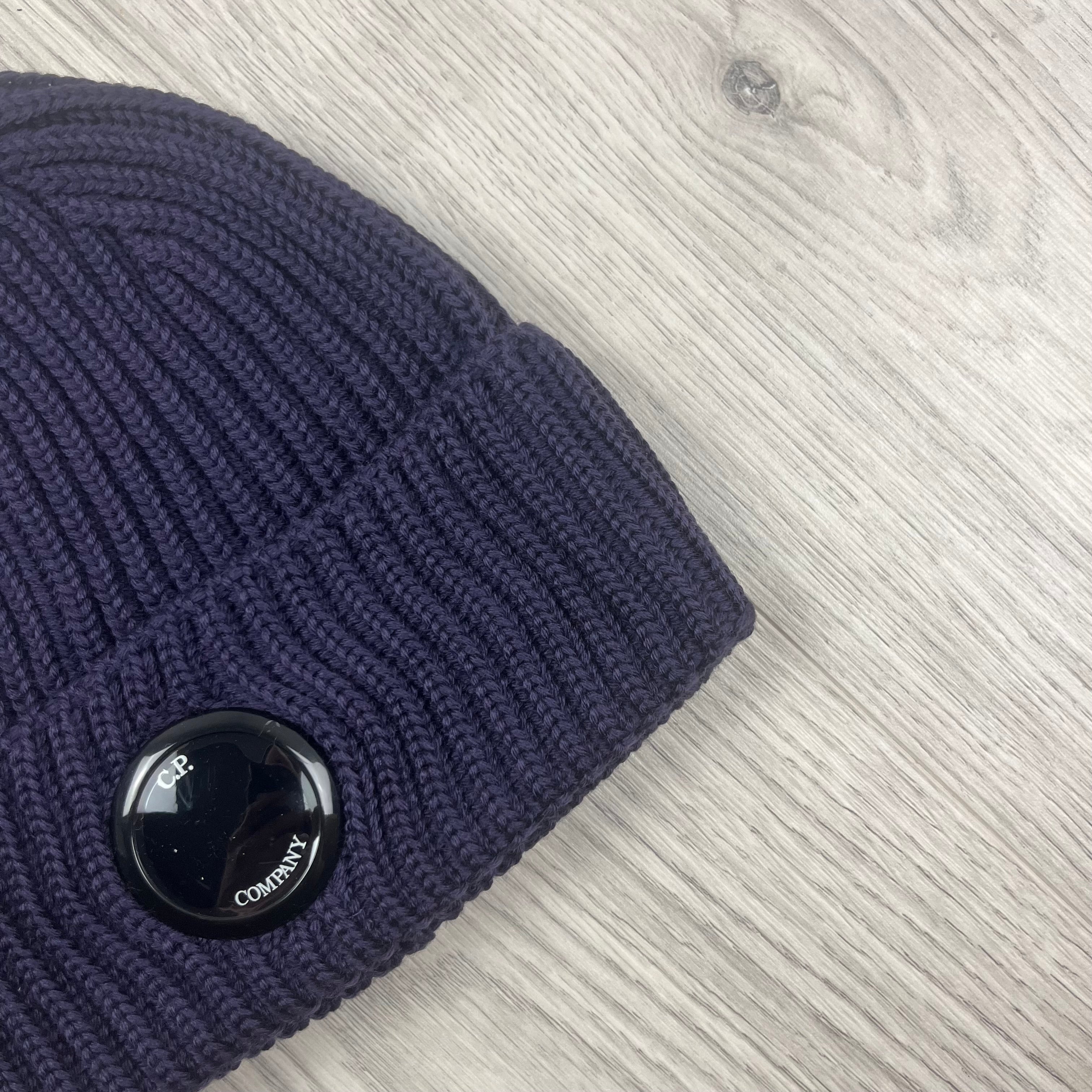CP Company Lens Beanie - Nightshade -Usfansport