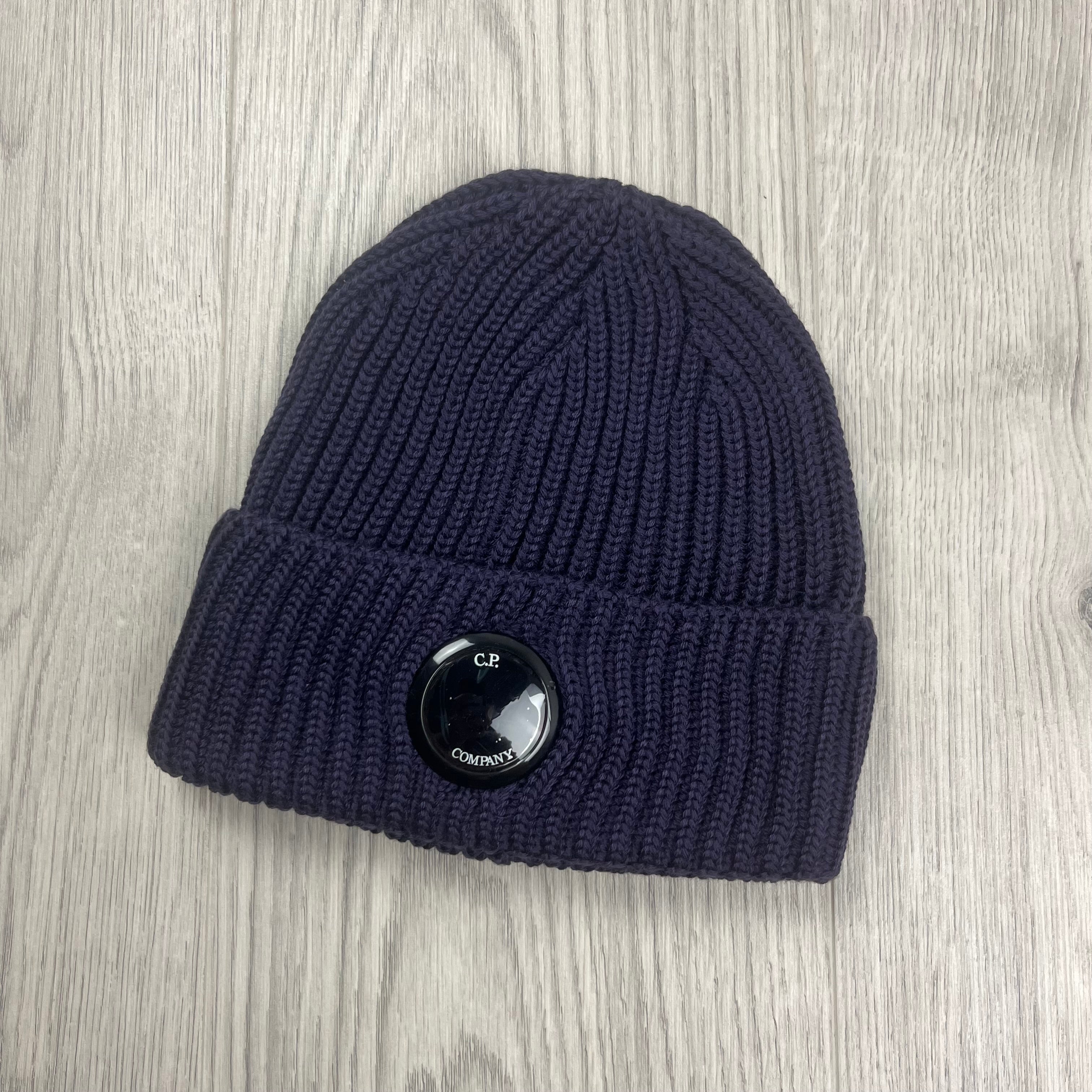 CP Company Lens Beanie - Nightshade -Usfansport