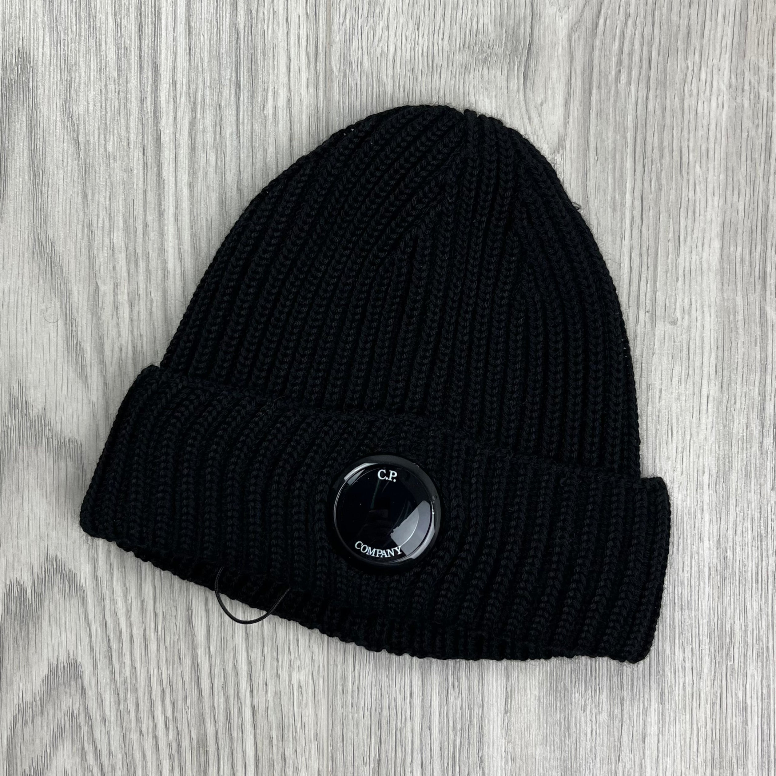 CP Company Lens Beanie - Black -Usfansport