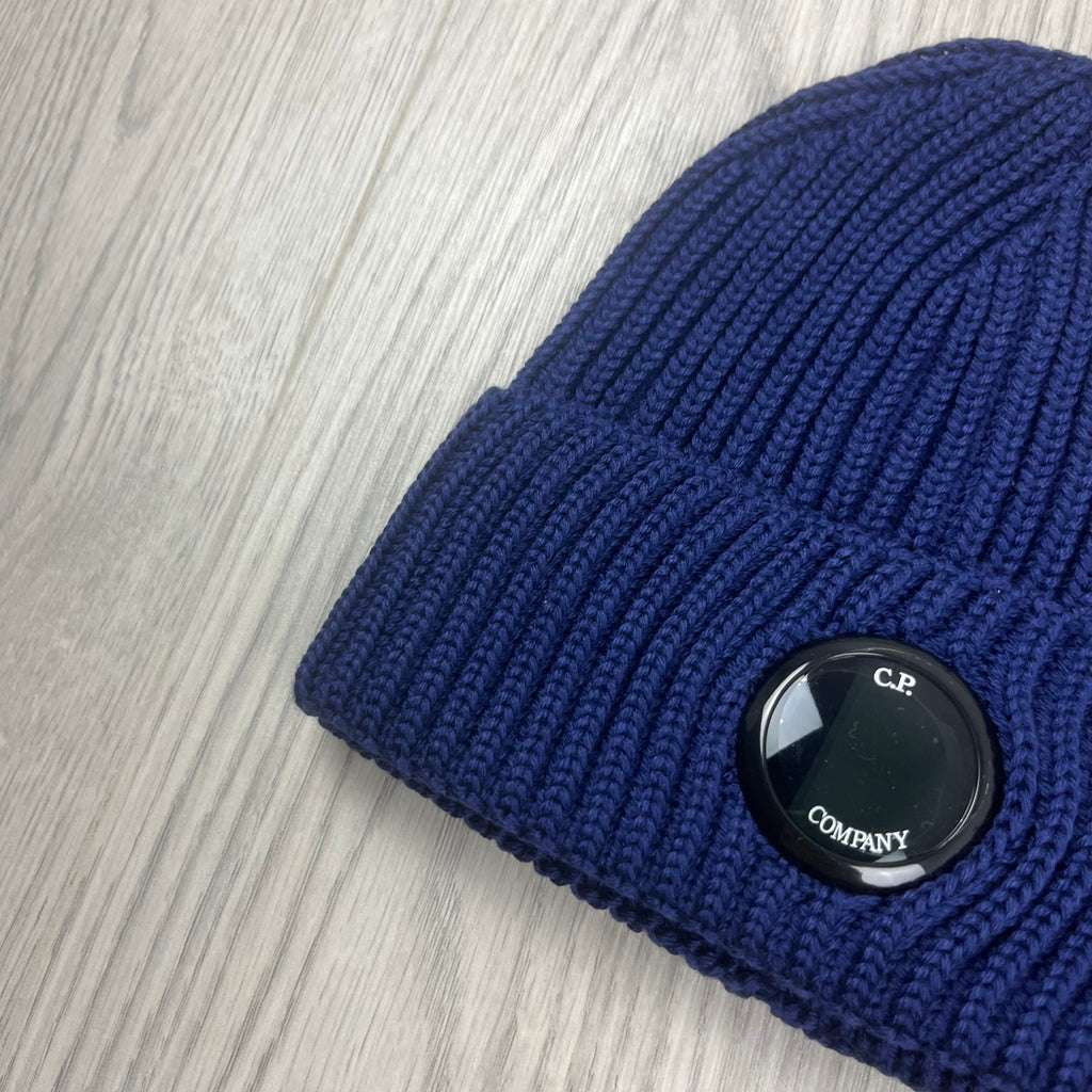 CP Company Lens Beanie - Estate Blue -Usfansport