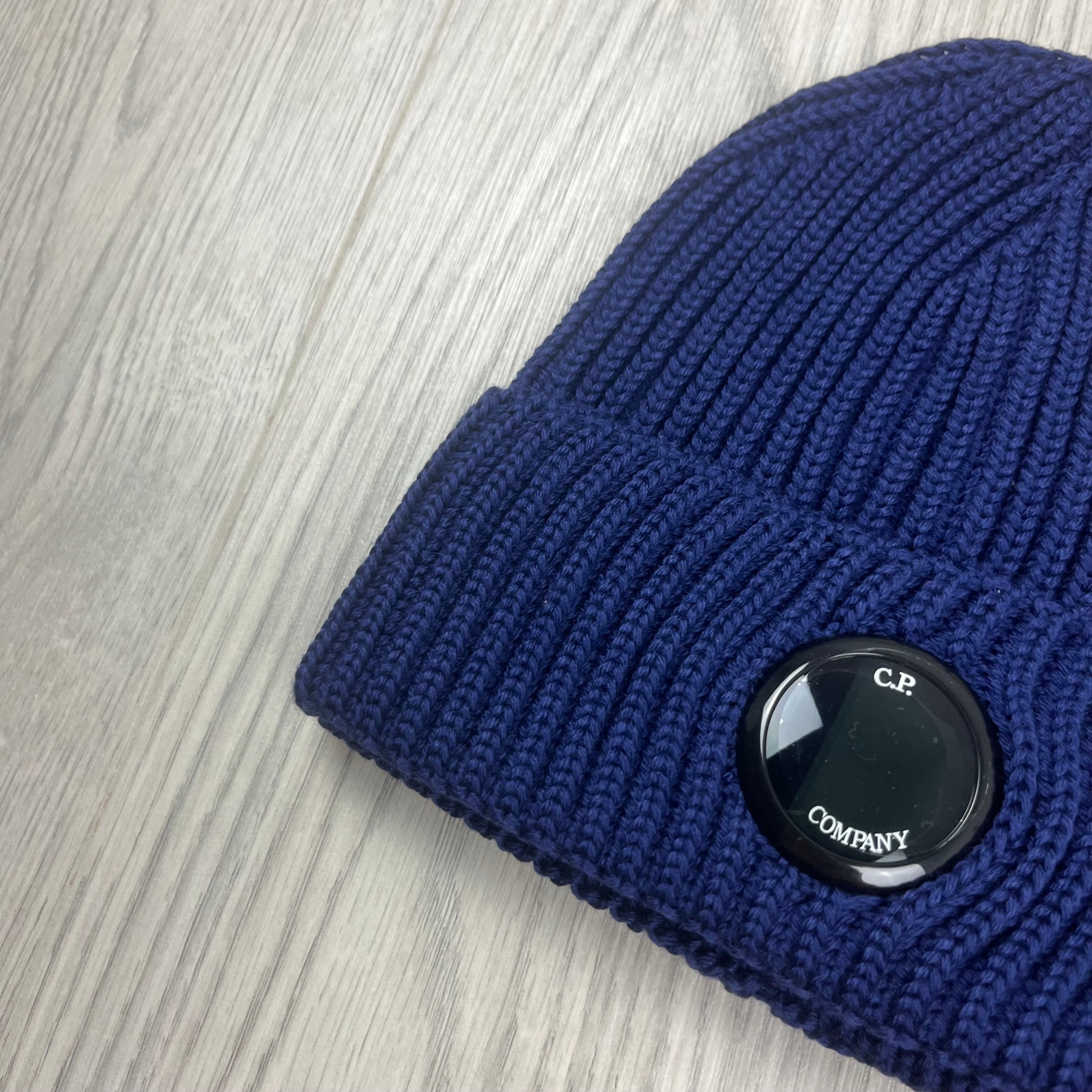 CP Company Lens Beanie - Estate Blue -Usfansport