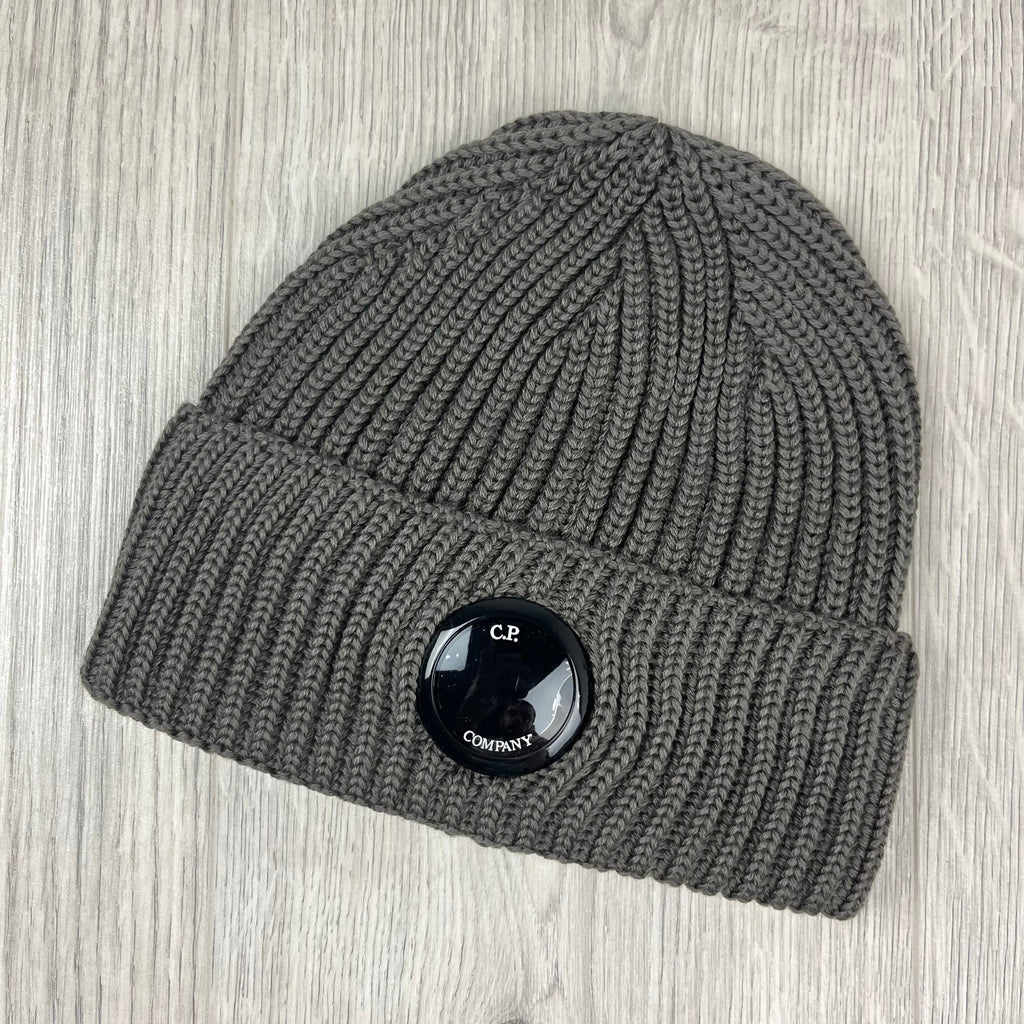 CP Company Lens Beanie - Walnut -Usfansport